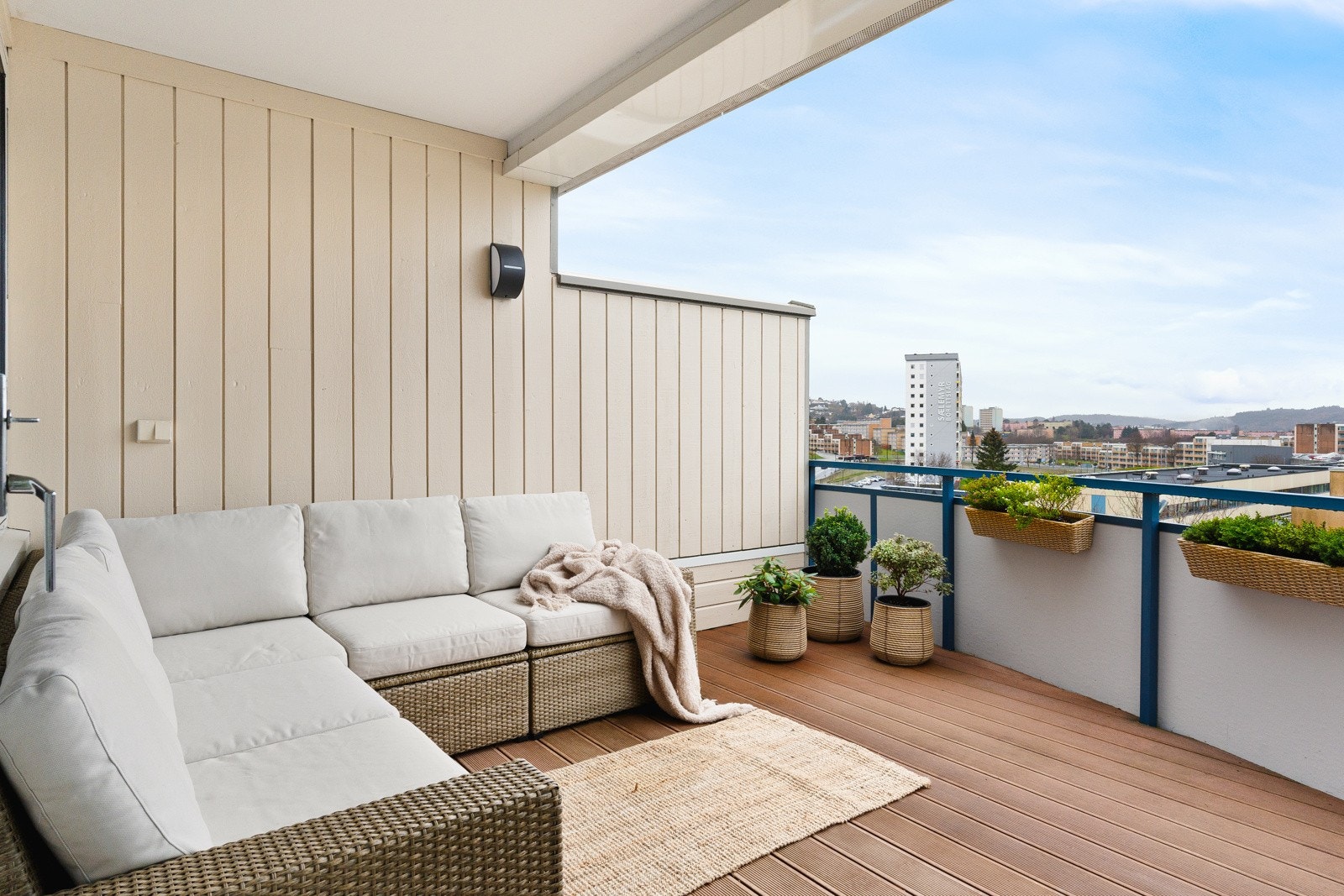 En flott 3-roms toppleilighet med god solforhold og en praktisk balkong. Galleribilde