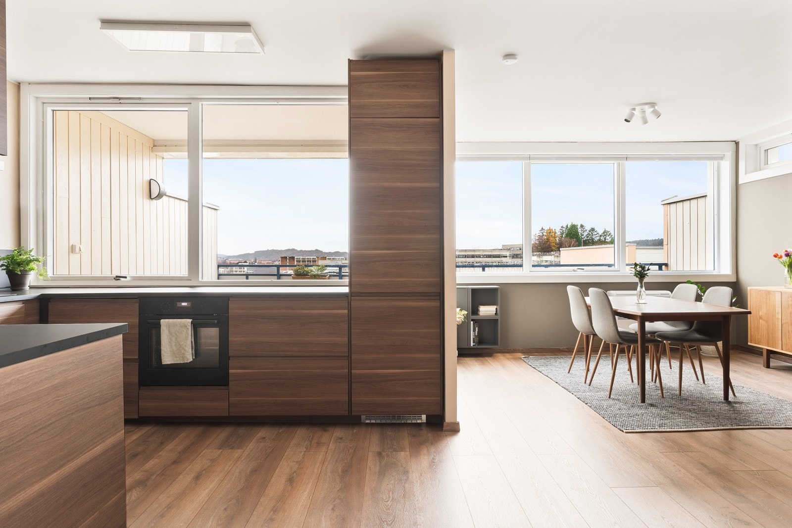 EIE eiendomsmegling har gleden av å presentere Nedre Krohnegården 25 v/ Simon Aasen. Galleribilde