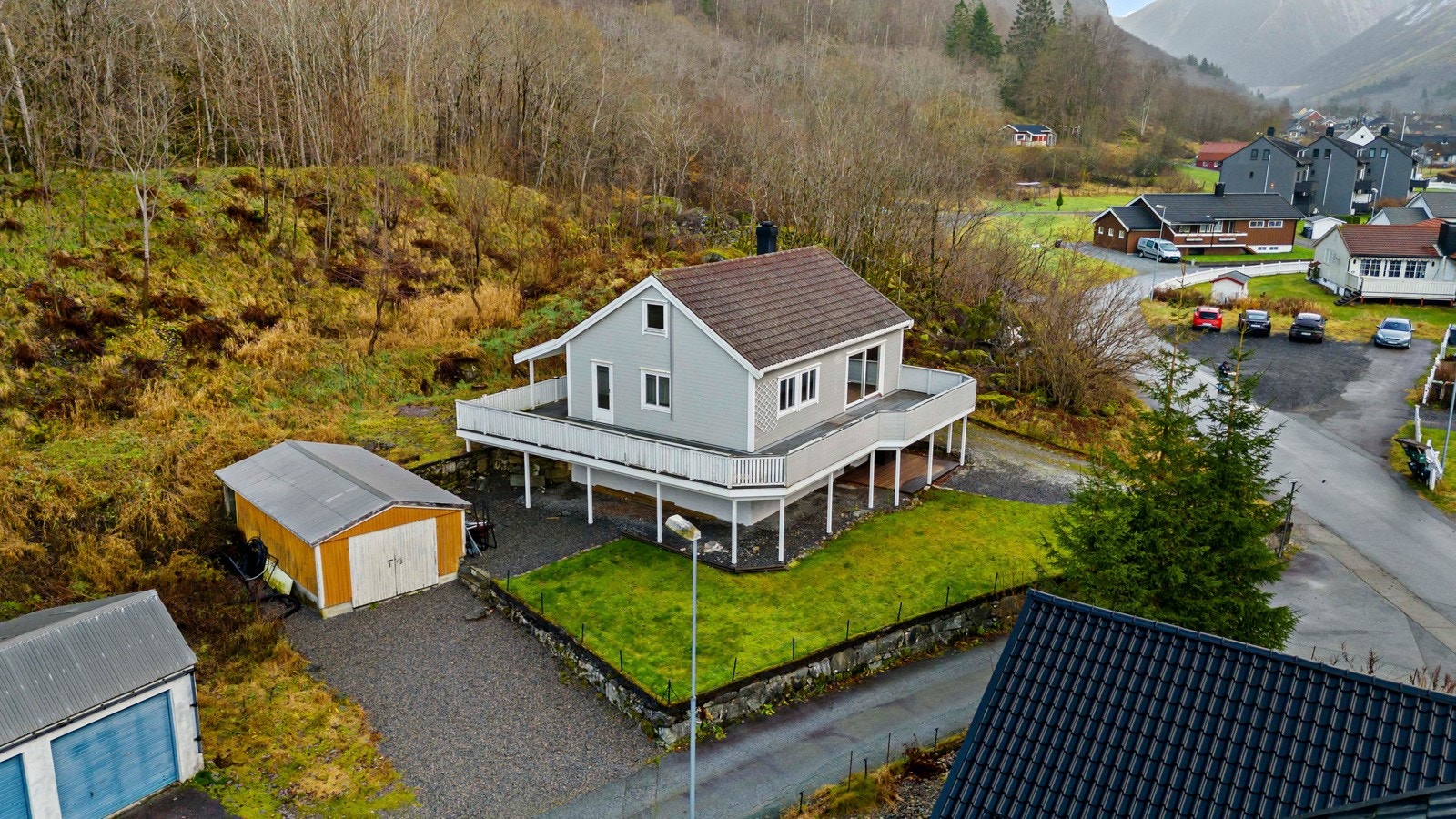Øvrevegen 10 v/Fjordane Eiendomsmegling Galleribilde