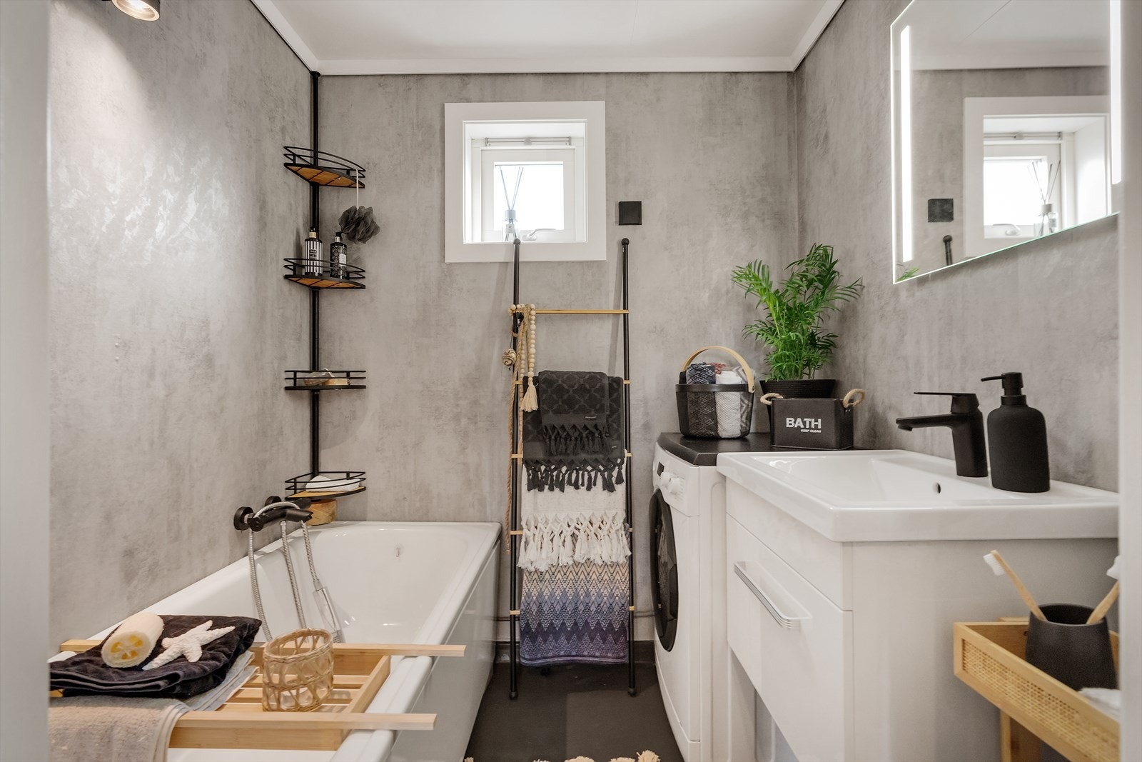 - Badet måler 2,9 m² - Galleribilde