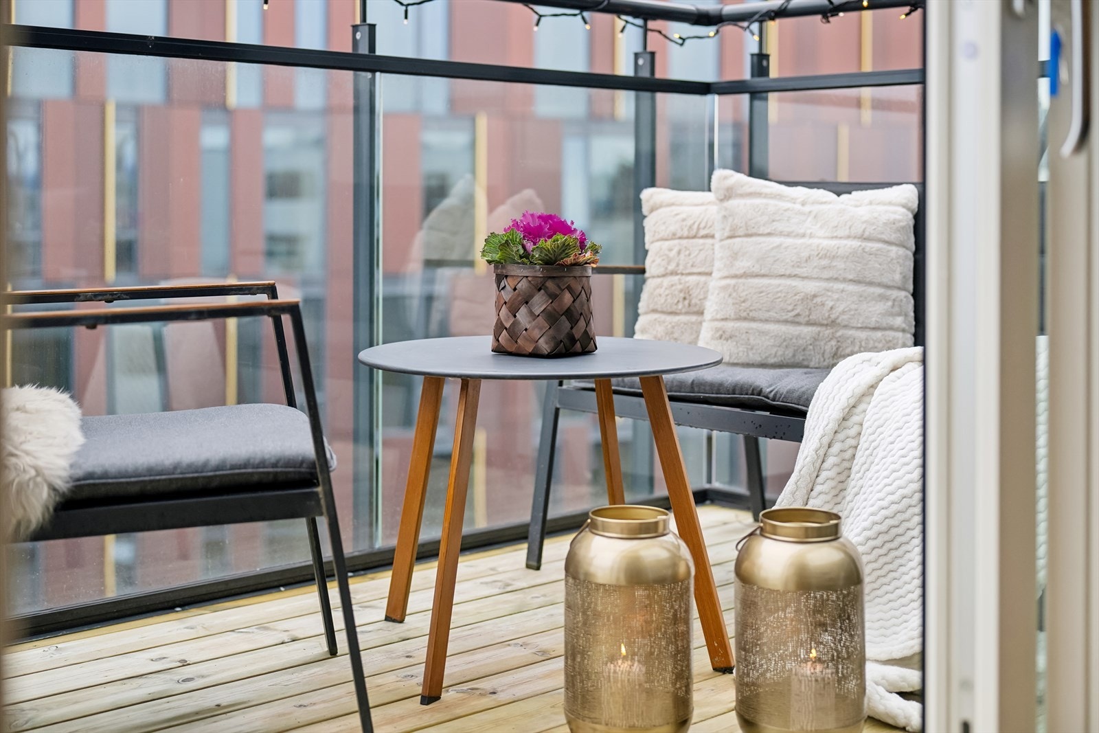 Fra stuen er det videre utgang til balkong Galleribilde