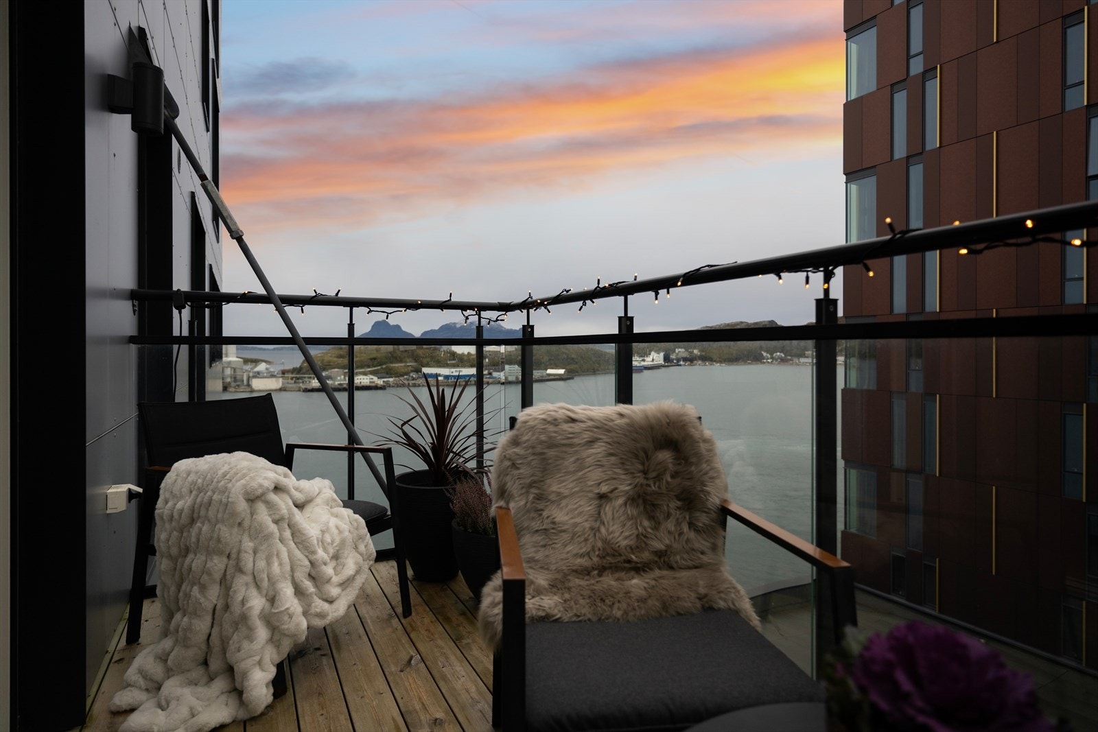 Kveldsstemning på balkongen Galleribilde