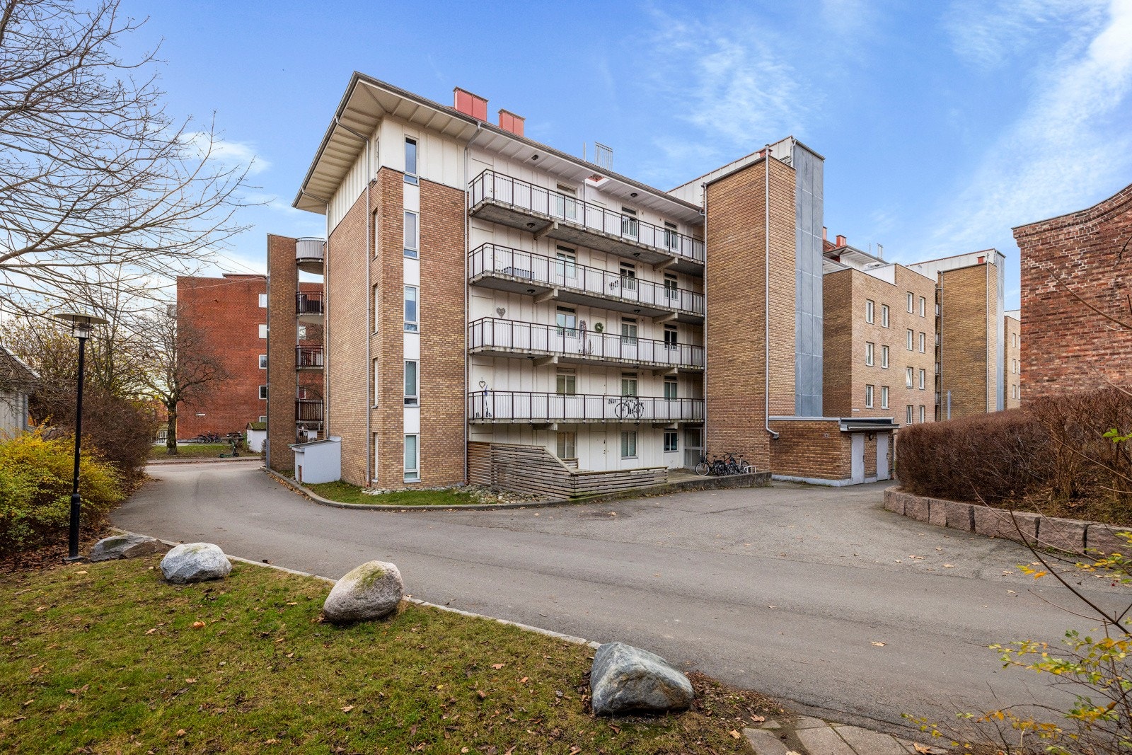 Fasade sett fra bakgården Galleribilde