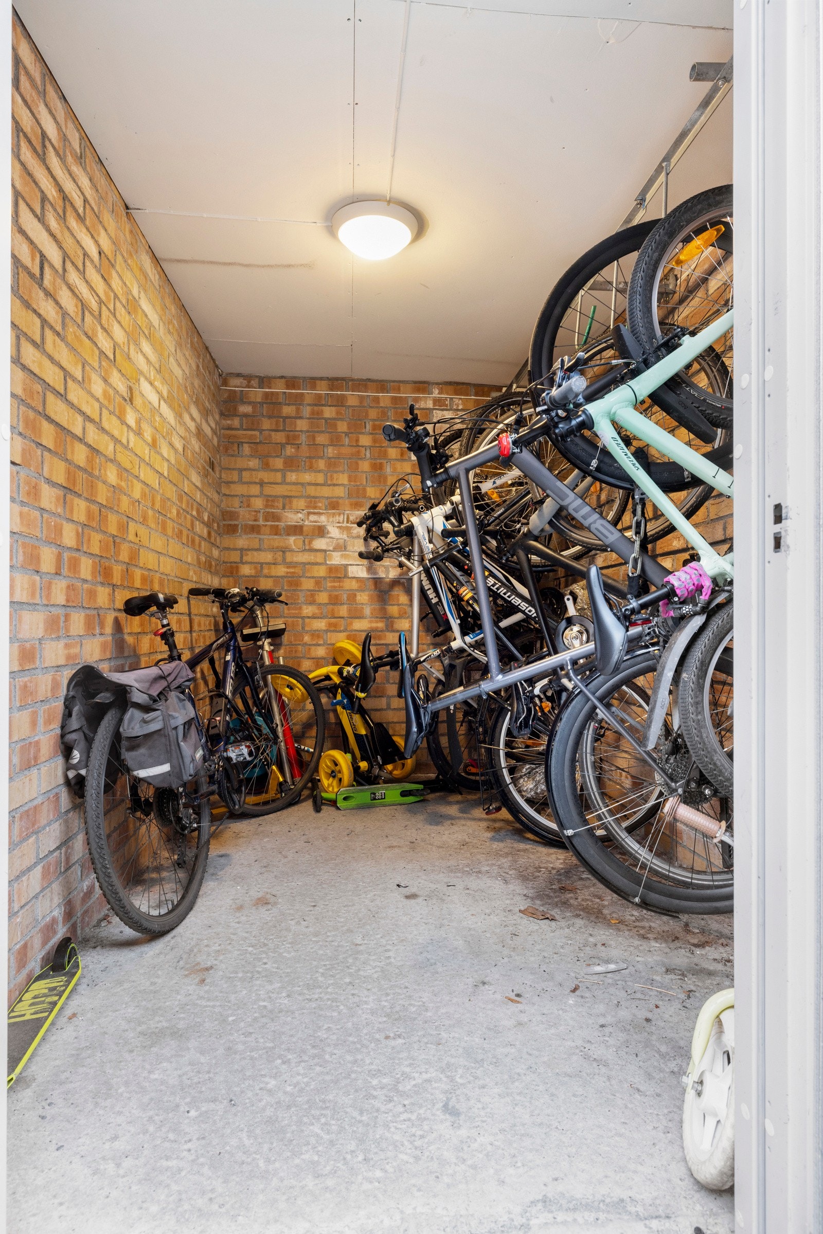 Felles sykkelparkering Galleribilde