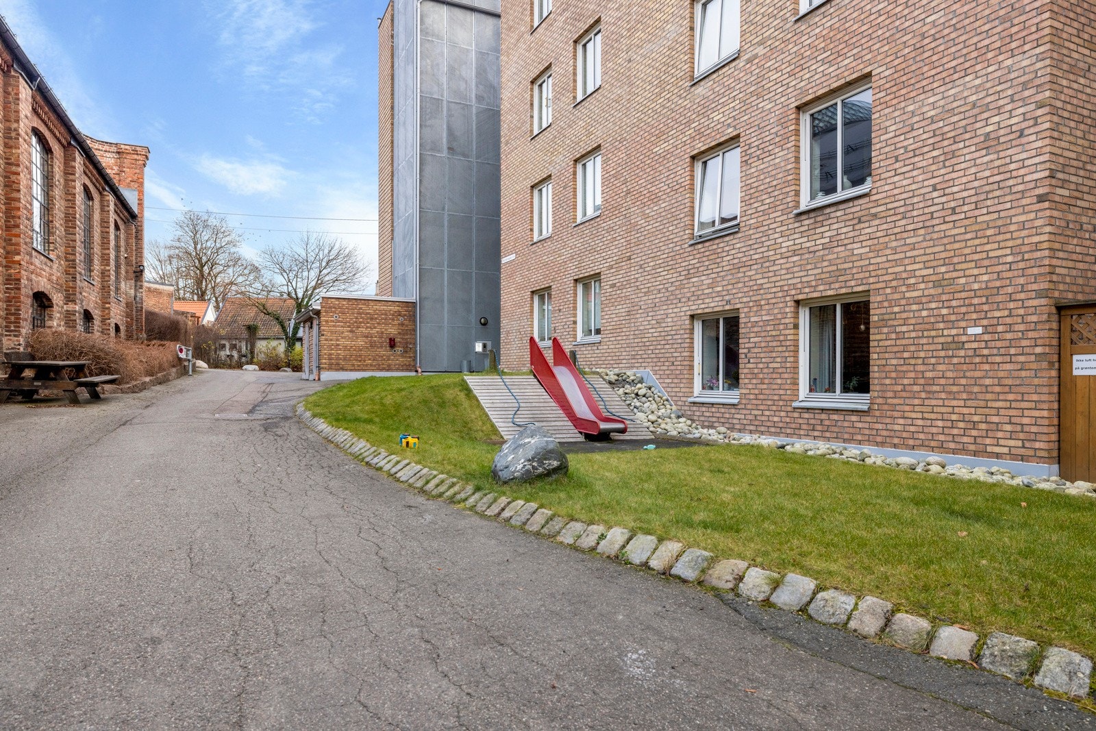 Bakgården Galleribilde