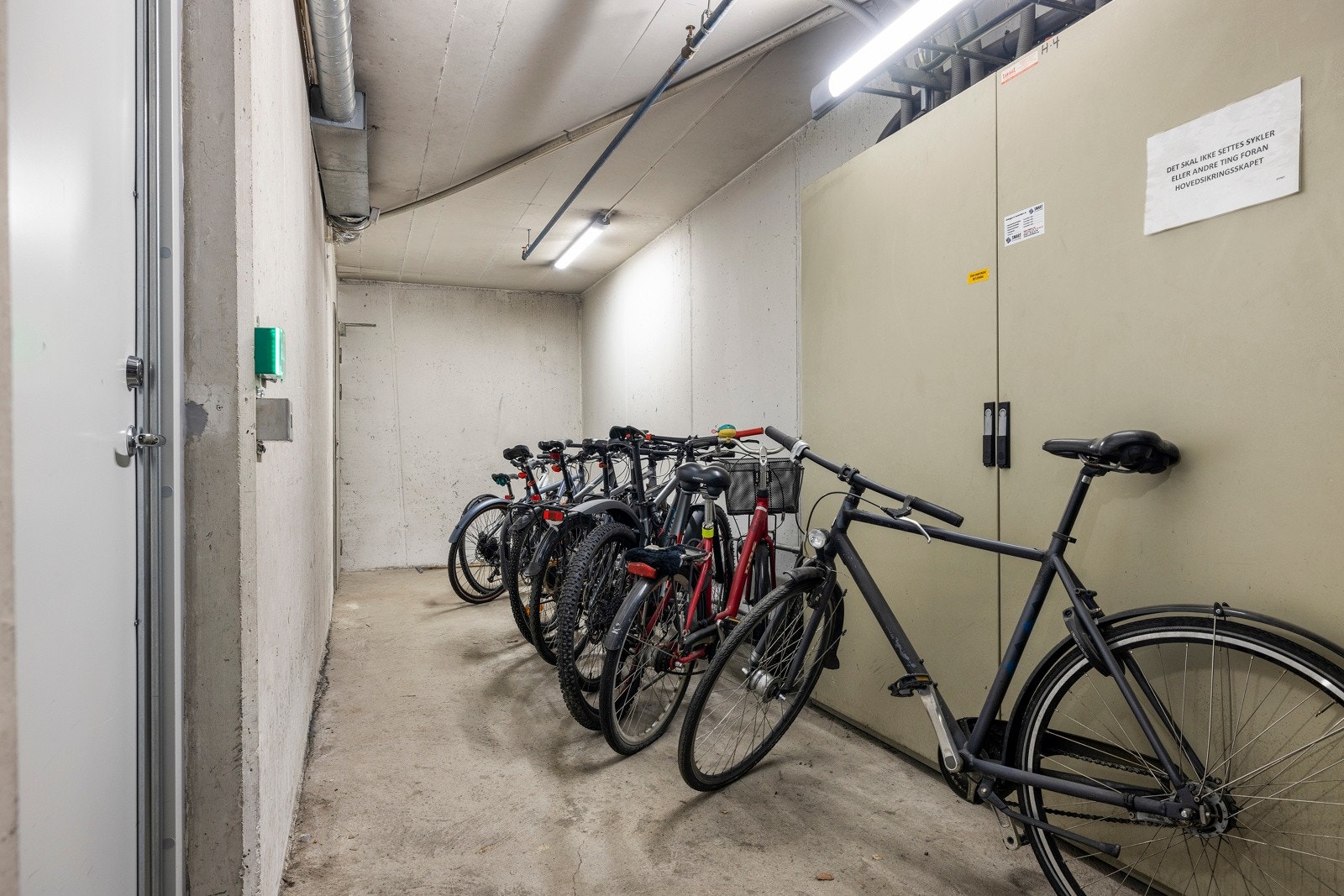 Felles sykkelparkering Galleribilde