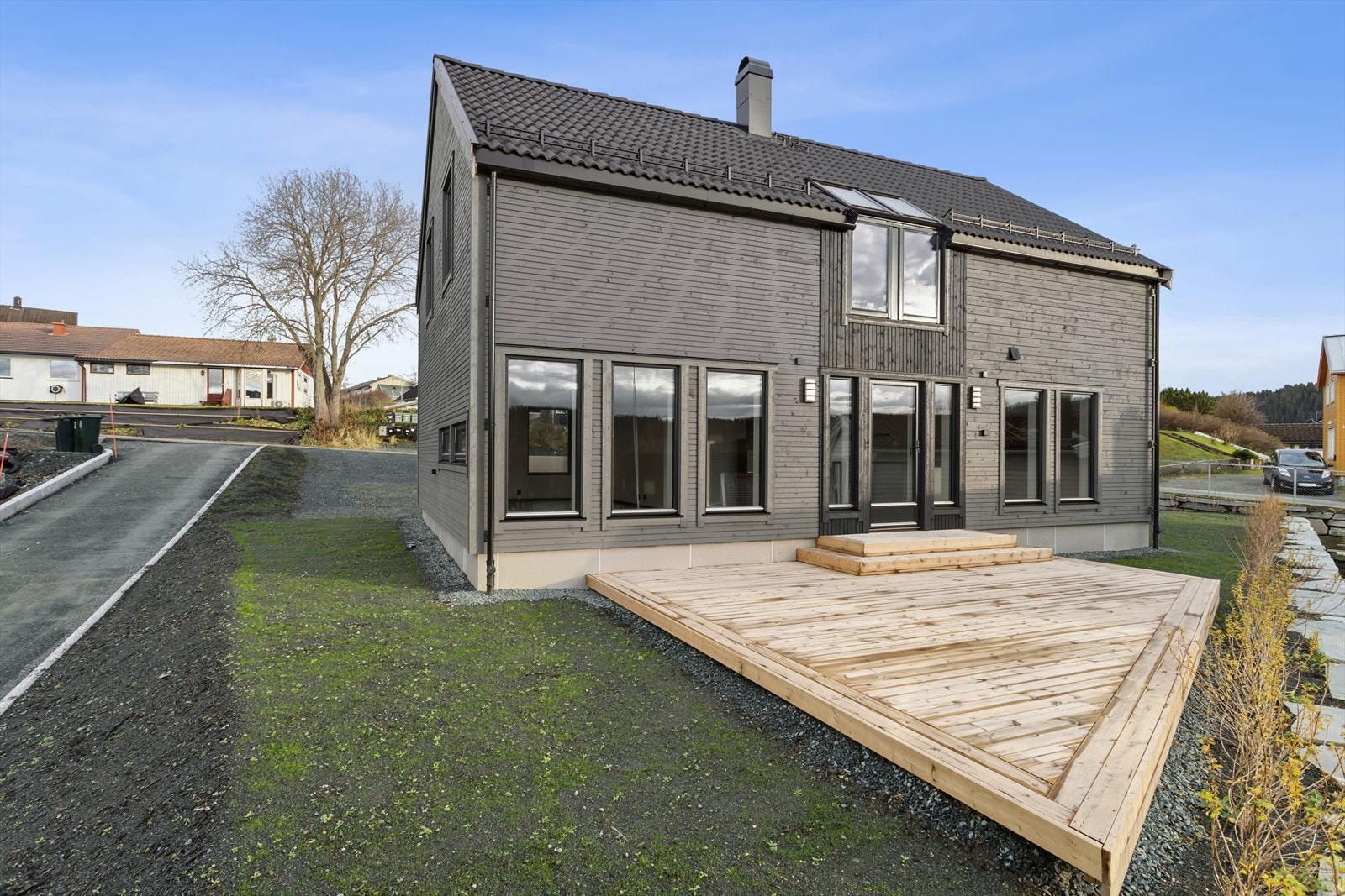 Innholdsrik og nyoppført enebolig med svært god planløsning. Galleribilde
