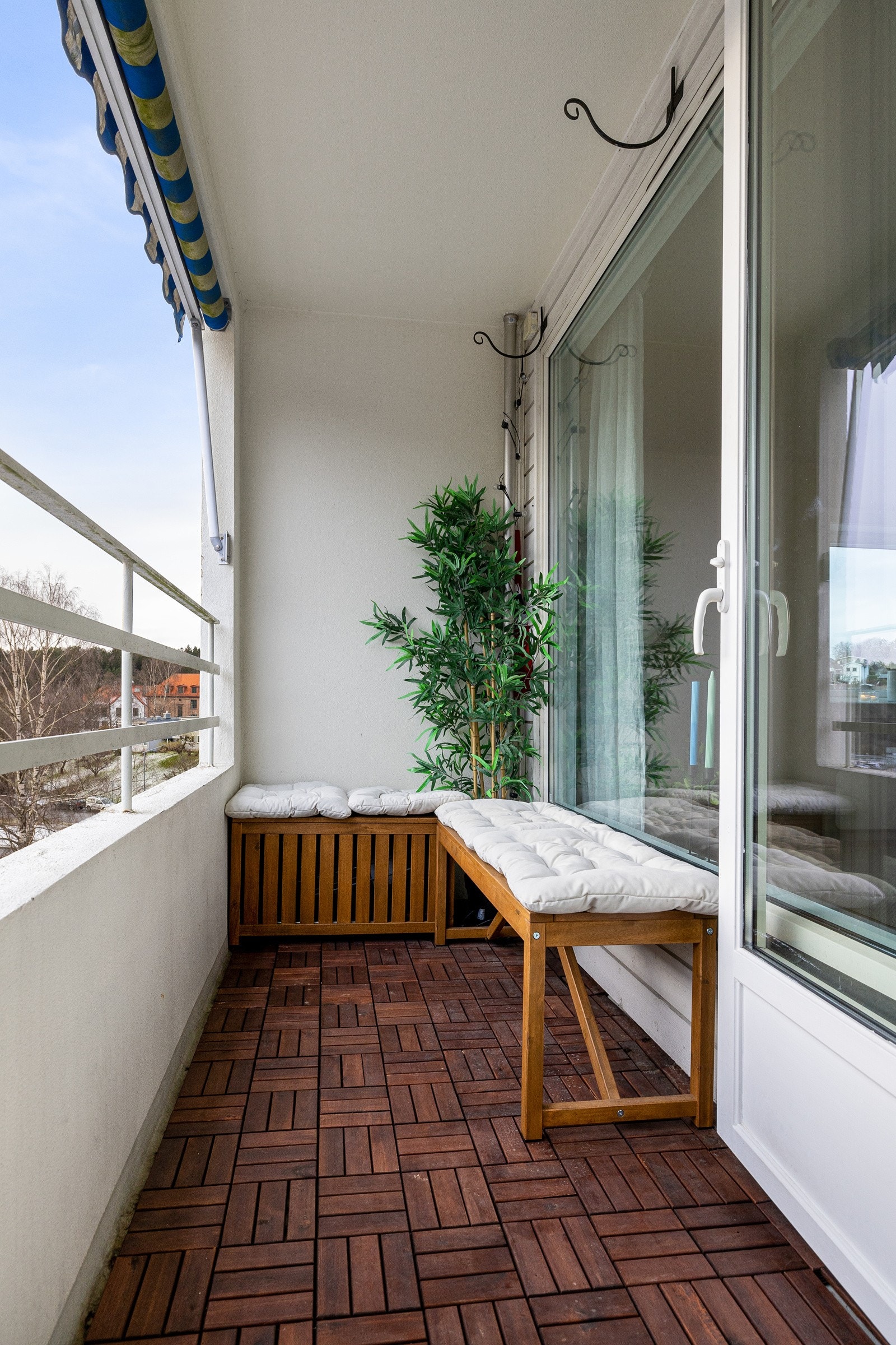 Sydvendt balkong på 3 m2. Galleribilde