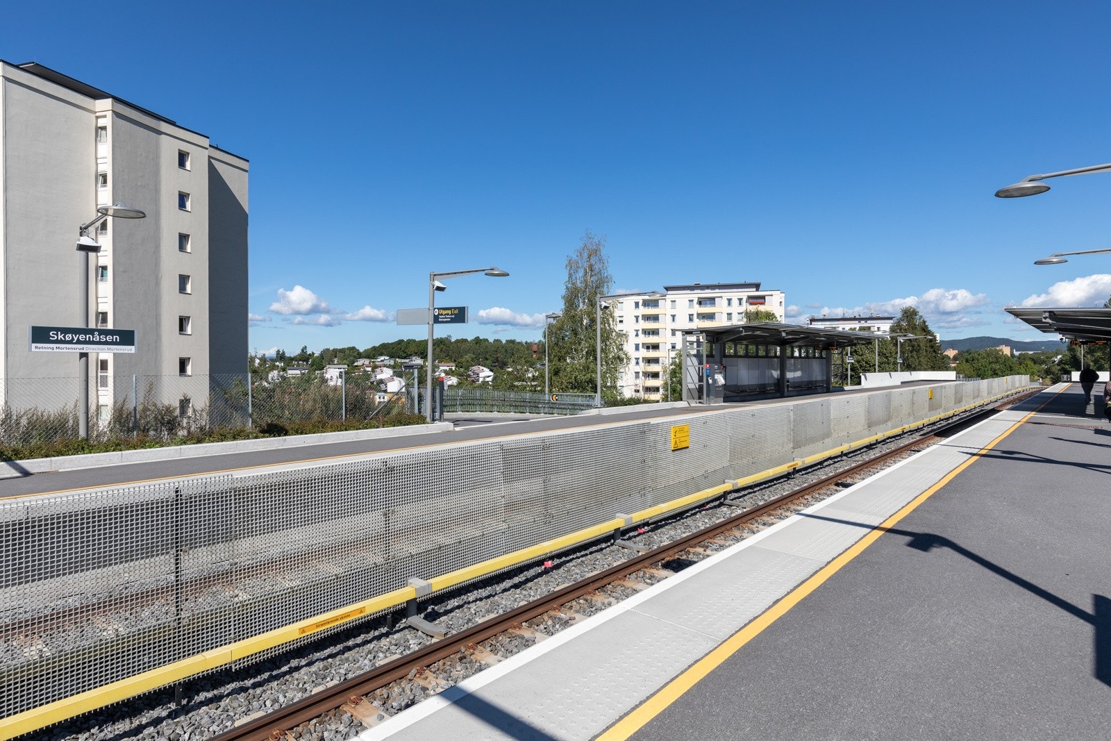 Kun ca. 4 min gange til T-banestopp. Galleribilde