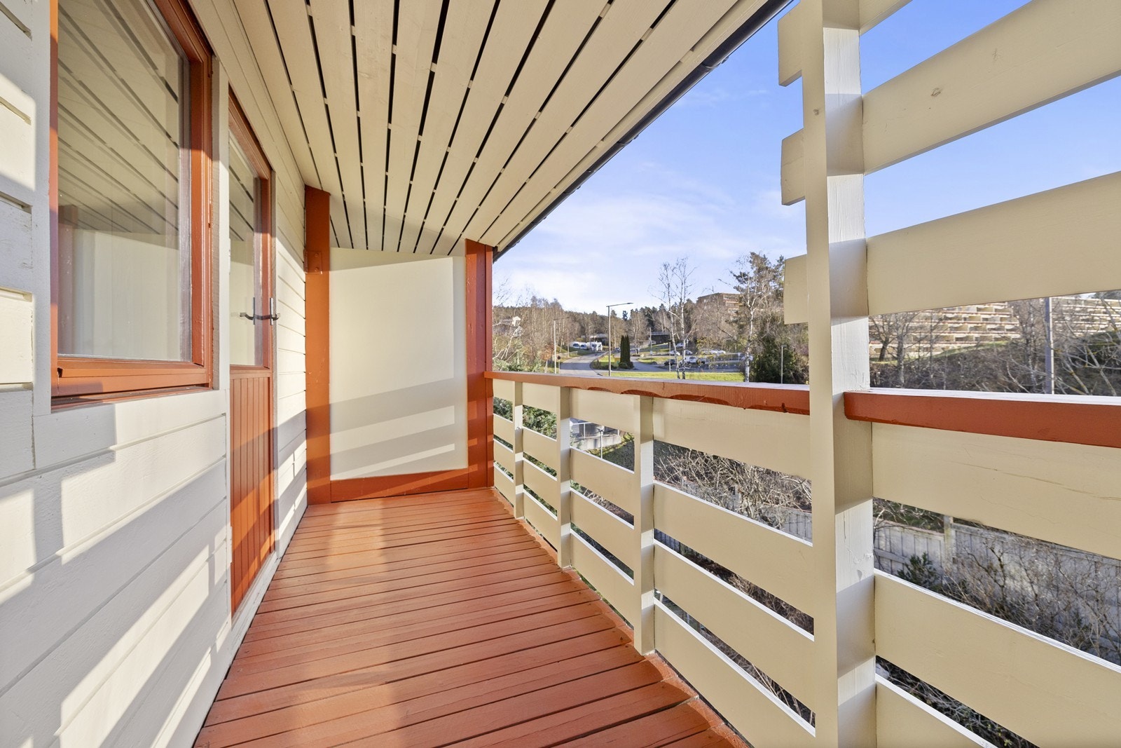 Sjarmerende balkong med gode solforhold. Galleribilde