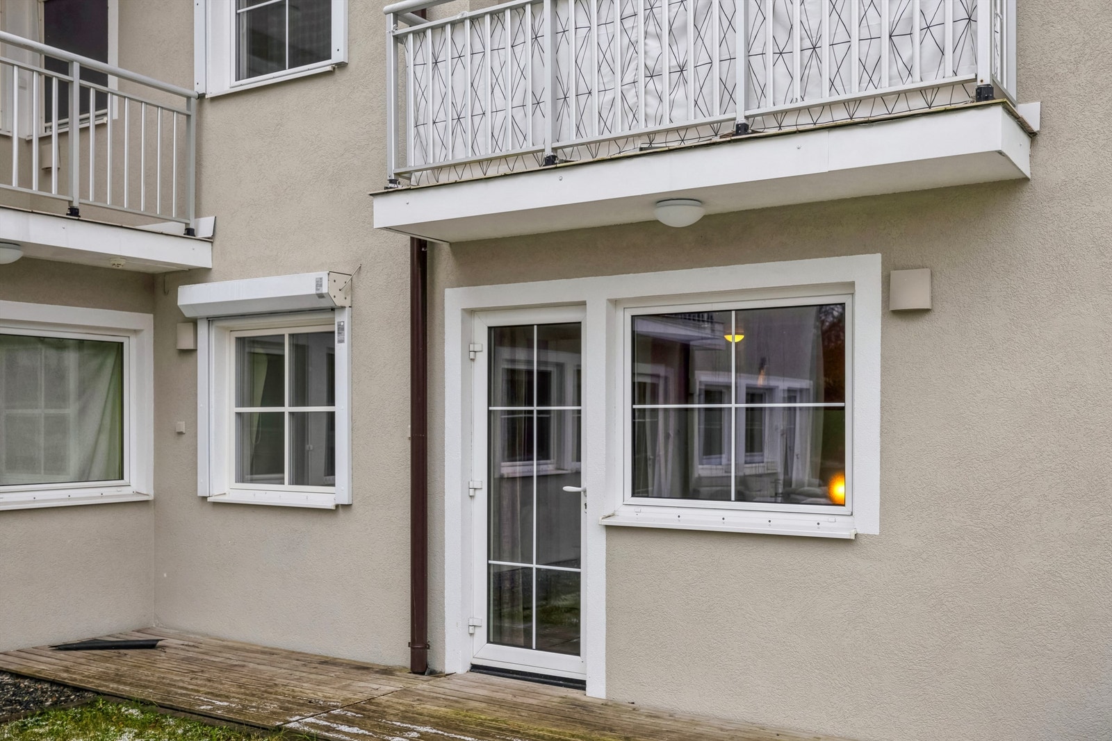 Vestvendt markterrasse med direkte adkomst til felles hage Galleribilde