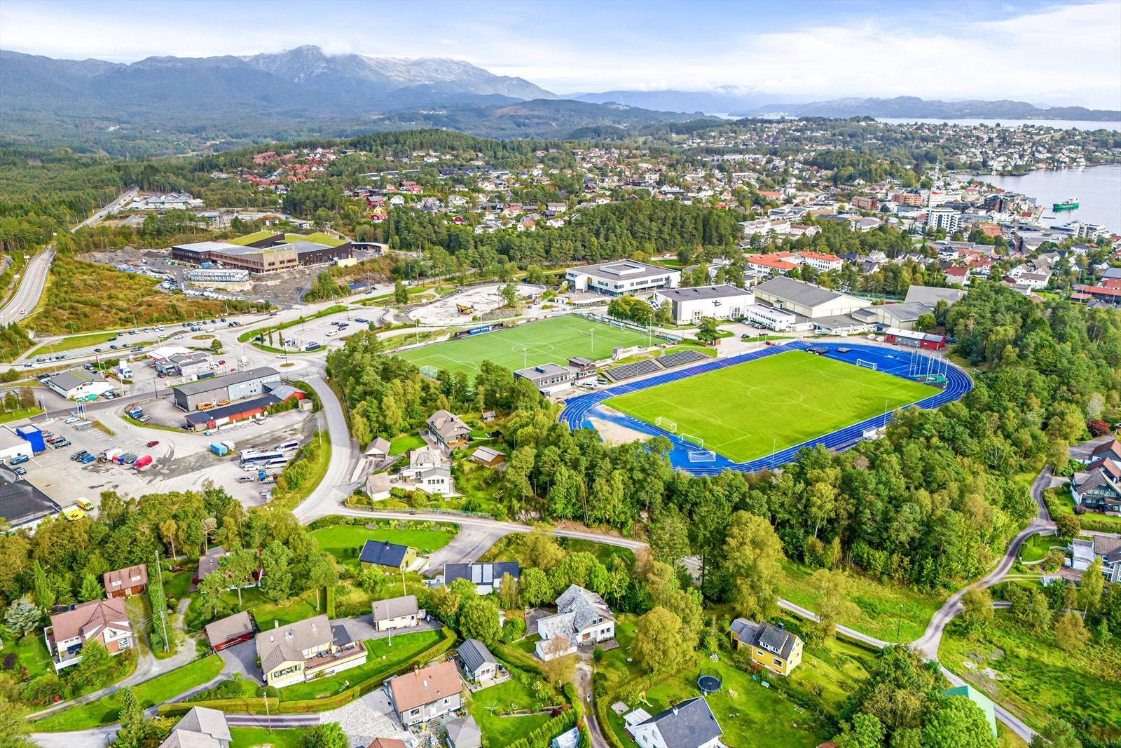 Kort vei til idrettsanlegg og skoler Galleribilde