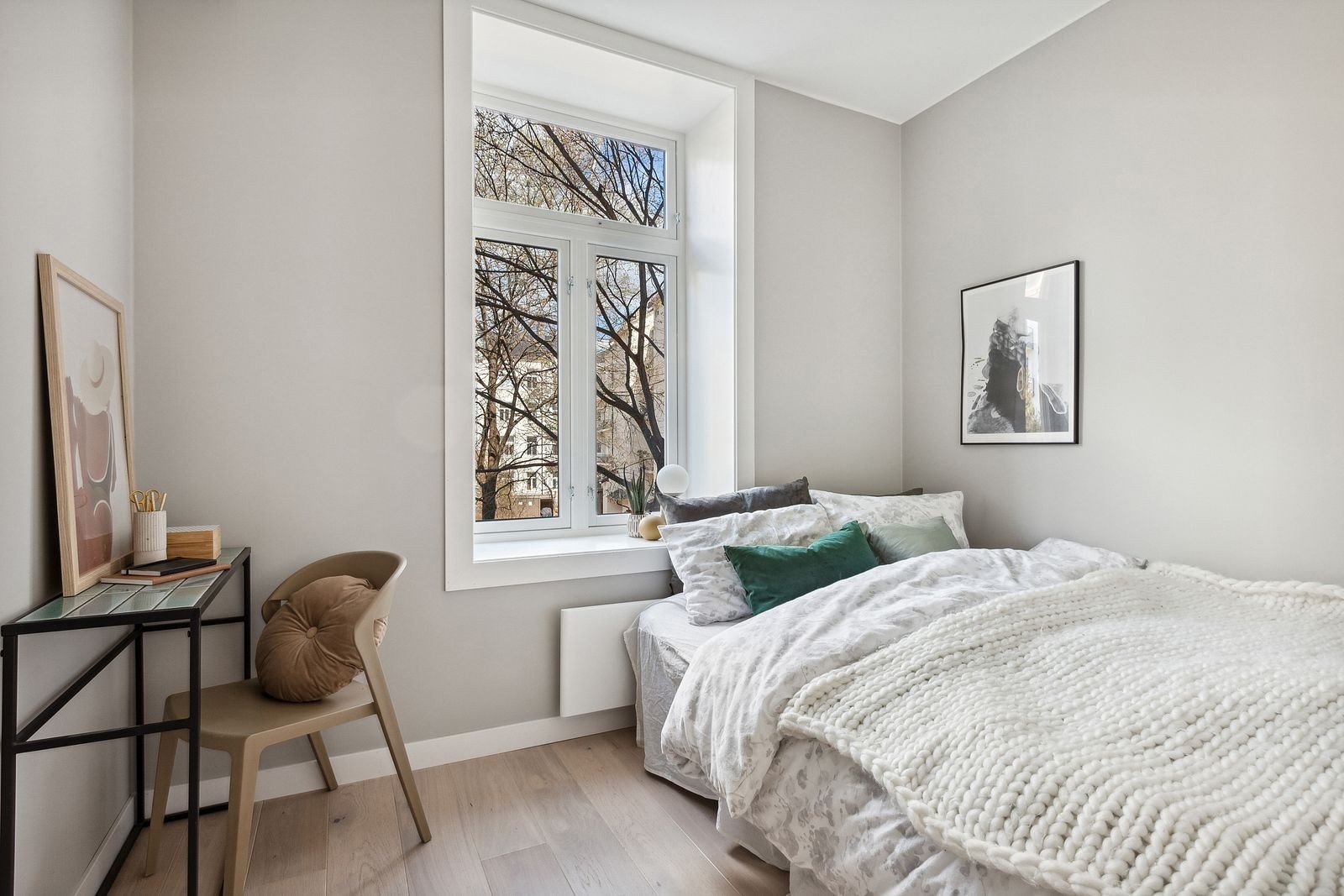 Soverom 2 har plass til 160 seng. Vender inn mot bakgård. Galleribilde