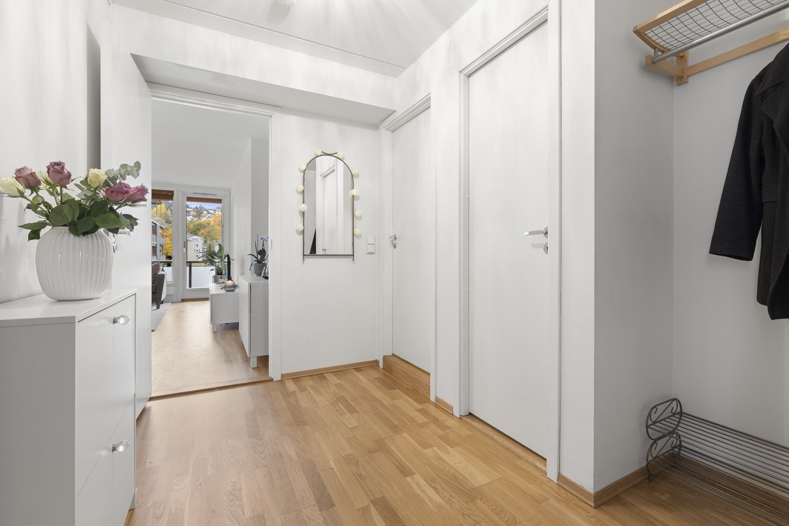 Inngangspartiet er lyst og innbydende. Galleribilde