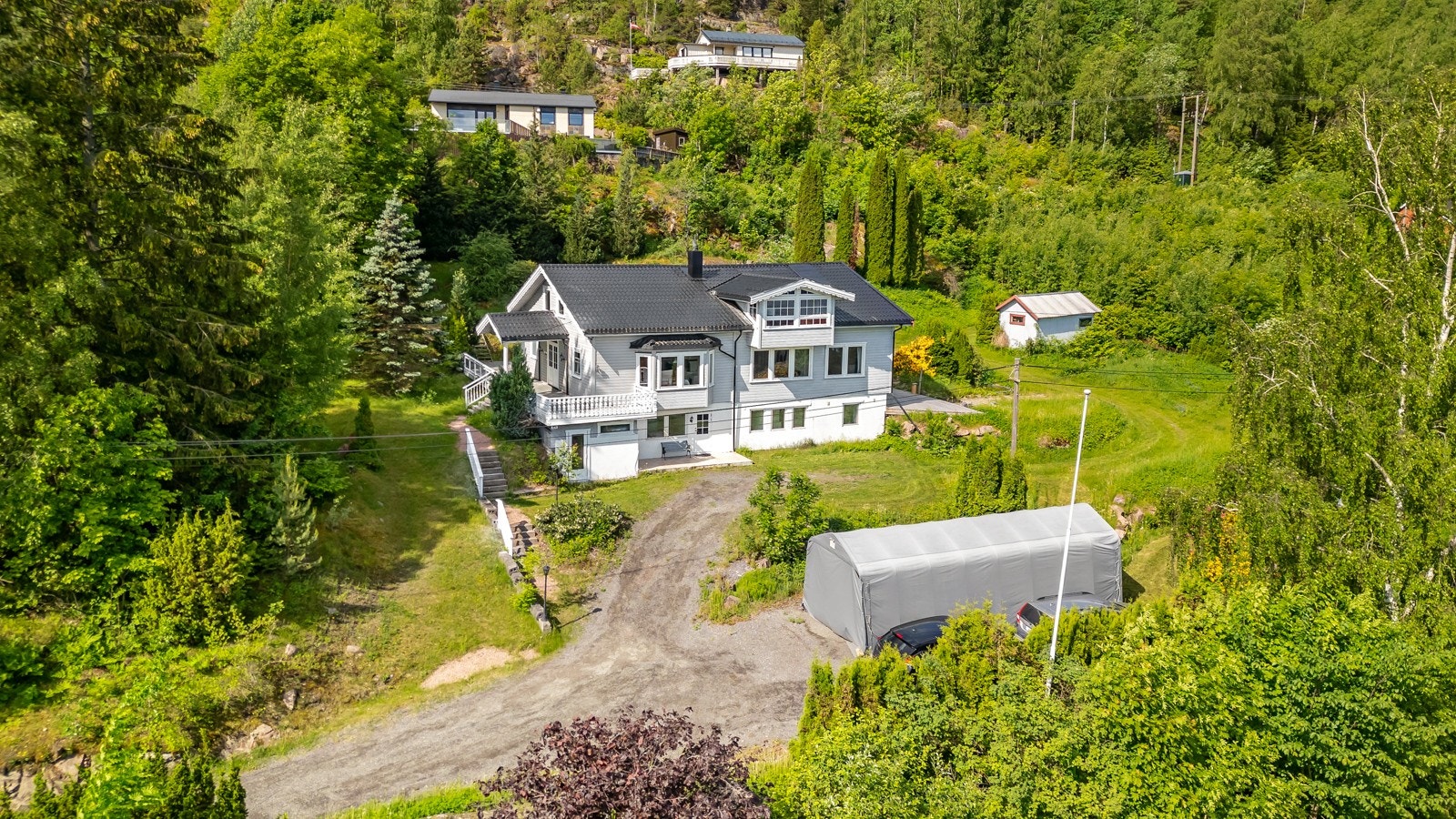 Eirik Aas har gleden av å presentere Svelvikveien 934. Enebolig med praktfull beliggenhet. Galleribilde