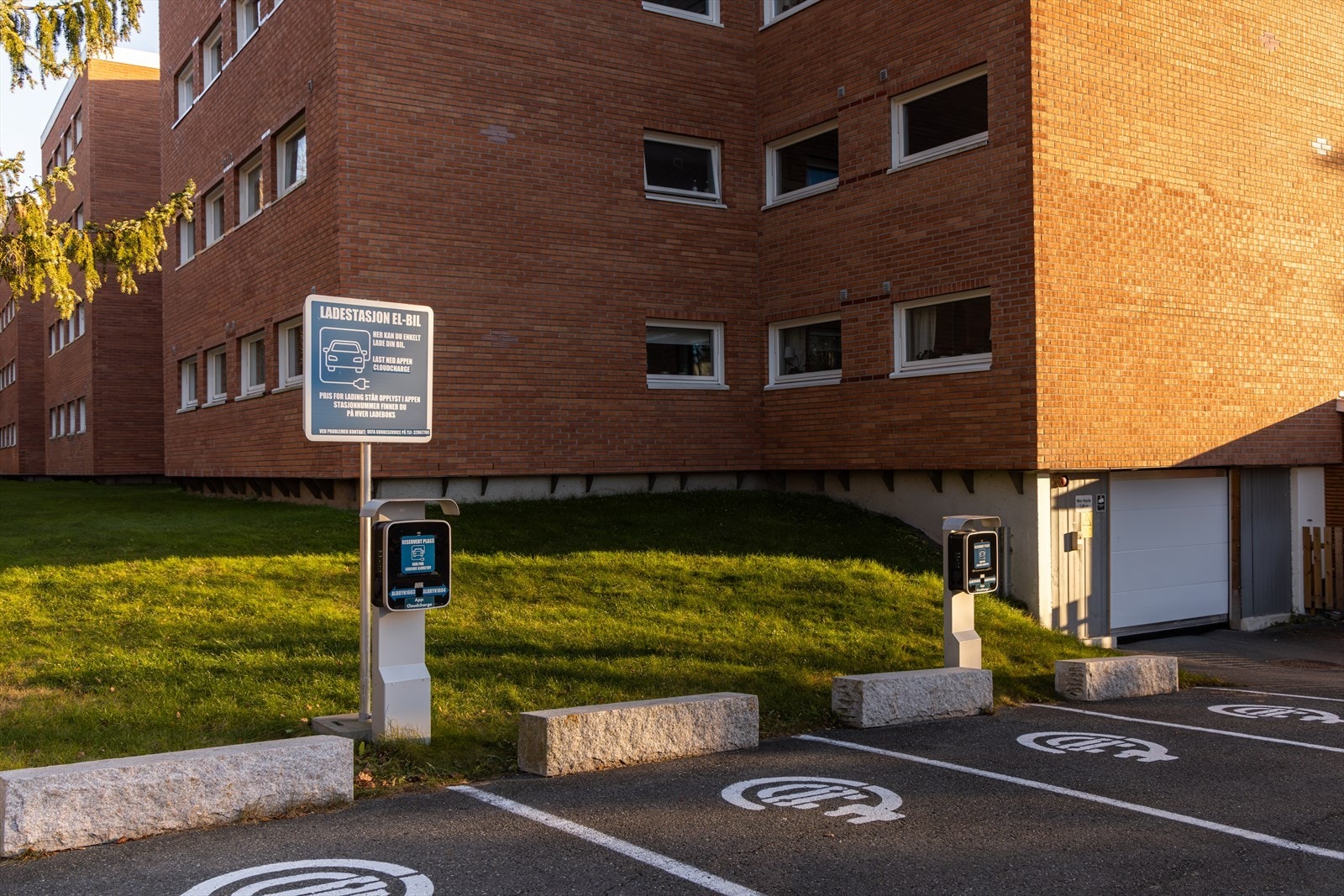 Det finnes ladestasjoner i nærområdet Galleribilde
