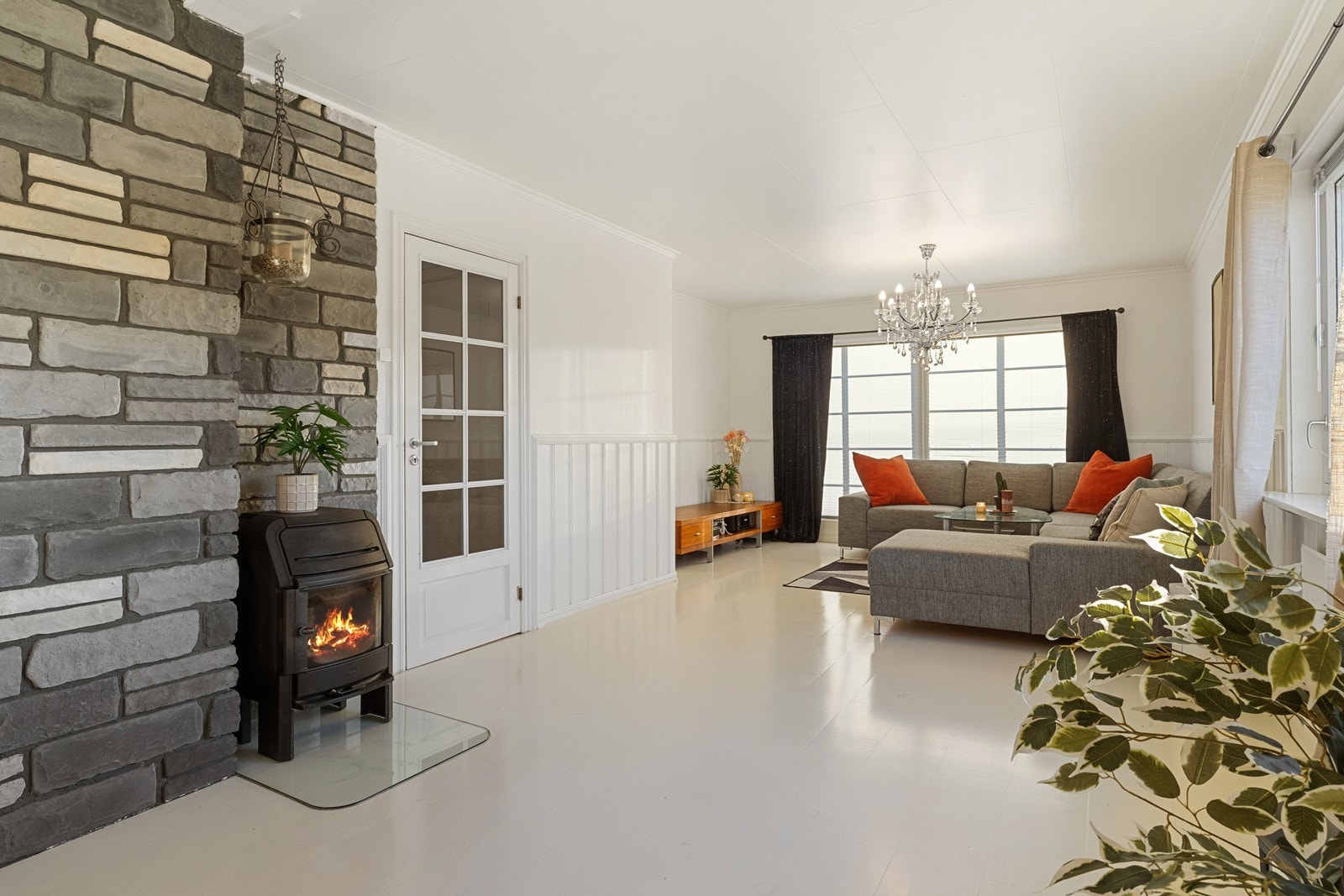 Her er det peisovn, som gir god og lun oppvarming. Galleribilde