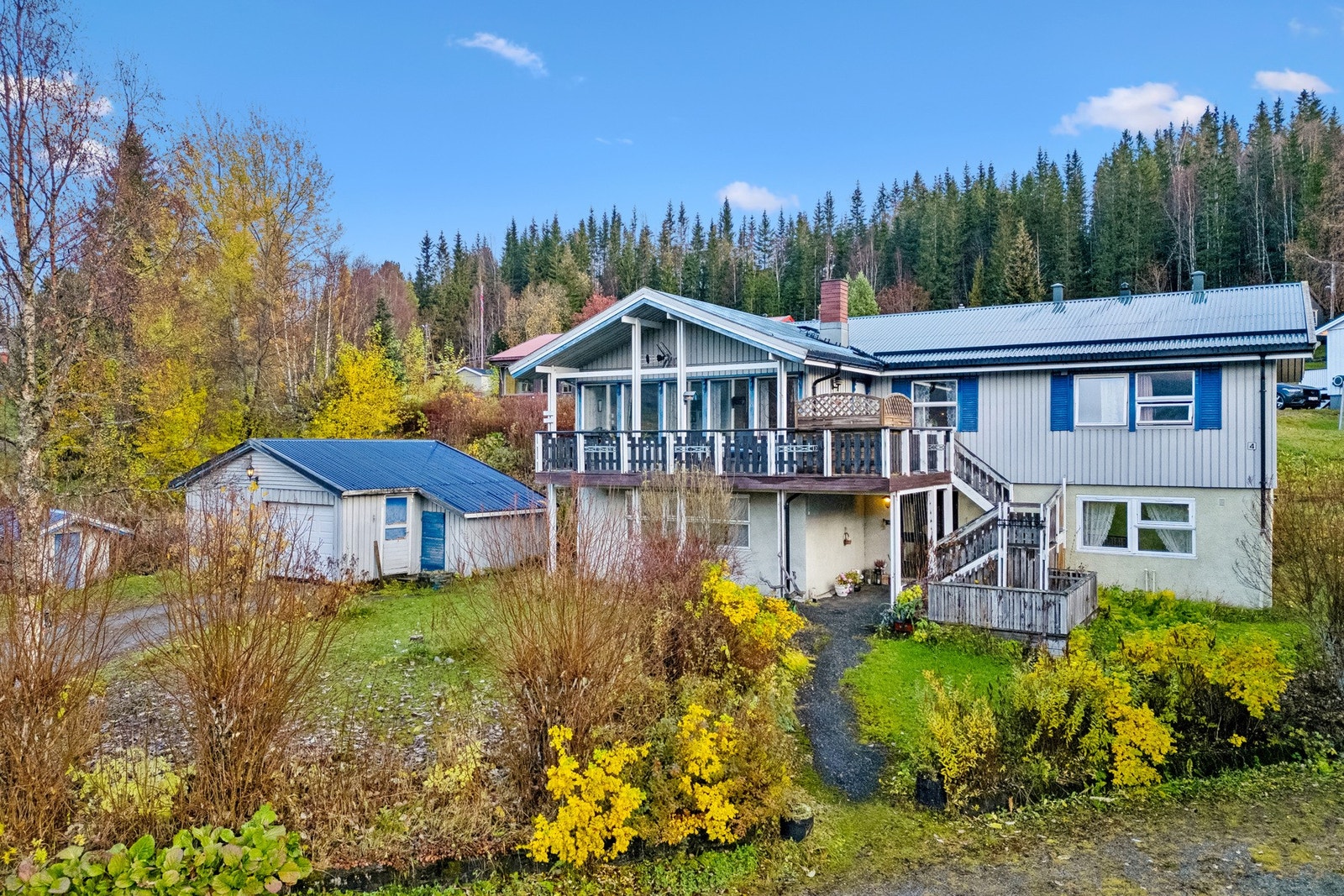 EiendomsMegler 1 presenterer Seljevegen 4 - Romslig enebolig med moderniseringsbehov. Foto: EFKT. Galleribilde