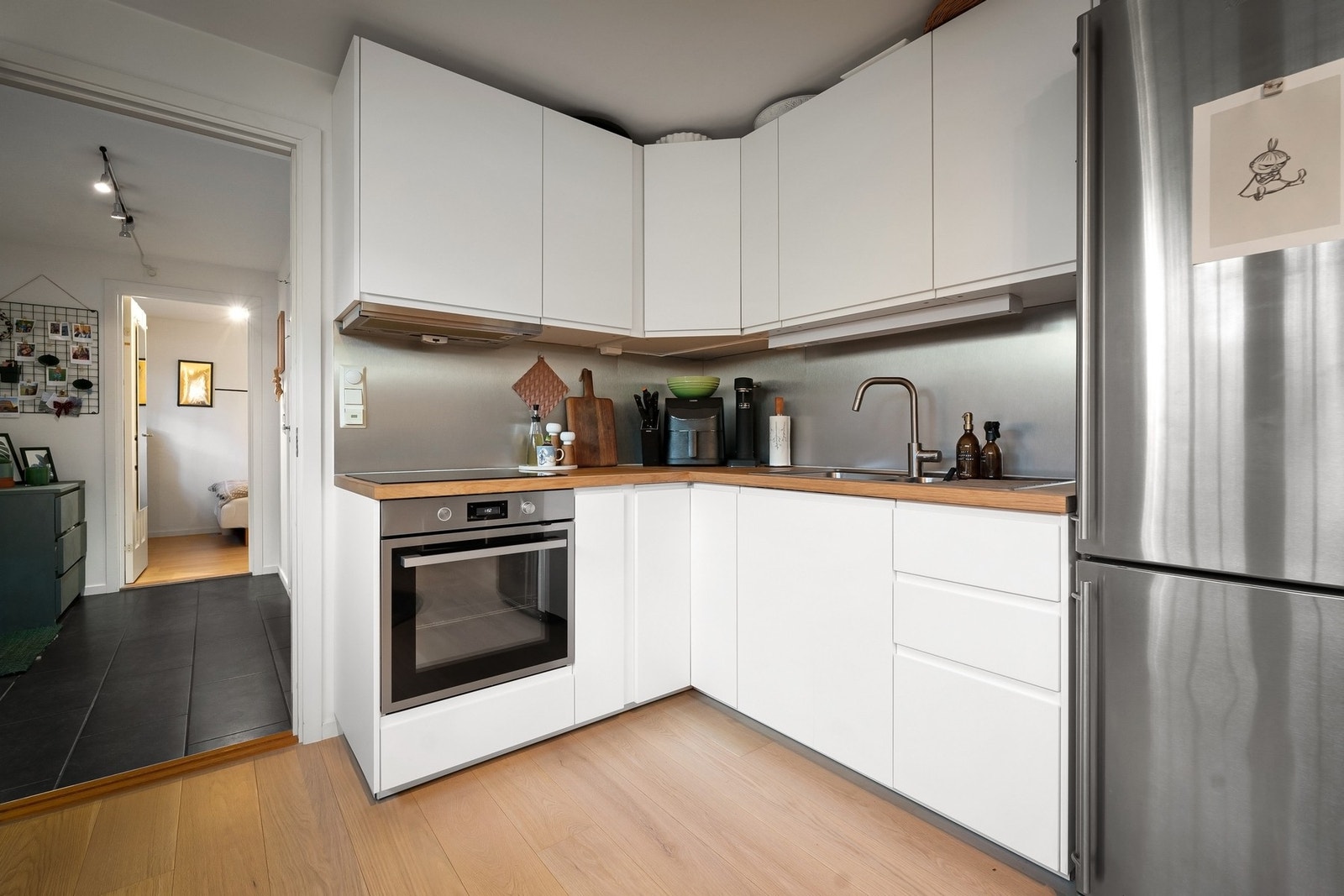 Kjøkkenet var nytt i 2018. Separat del. Det gjøres oppmerksom på at denne delen ikke er godkjent for varig opphold. Galleribilde