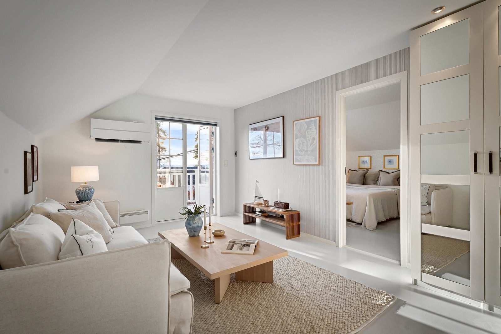 Loftstuen. Galleribilde