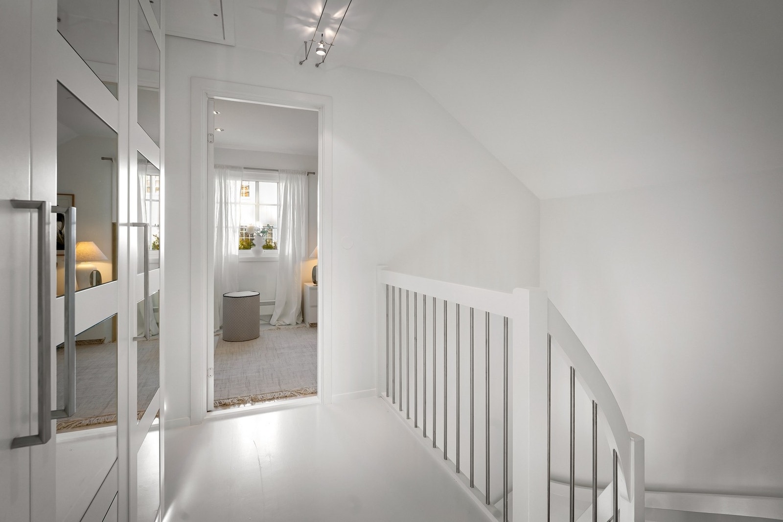 Trapp opp til 2.etasje. Galleribilde