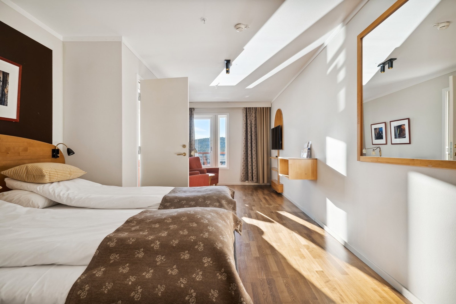 Leiligheten har vannbåren varme for radiatorer i oppholdsrom/soverom. Galleribilde