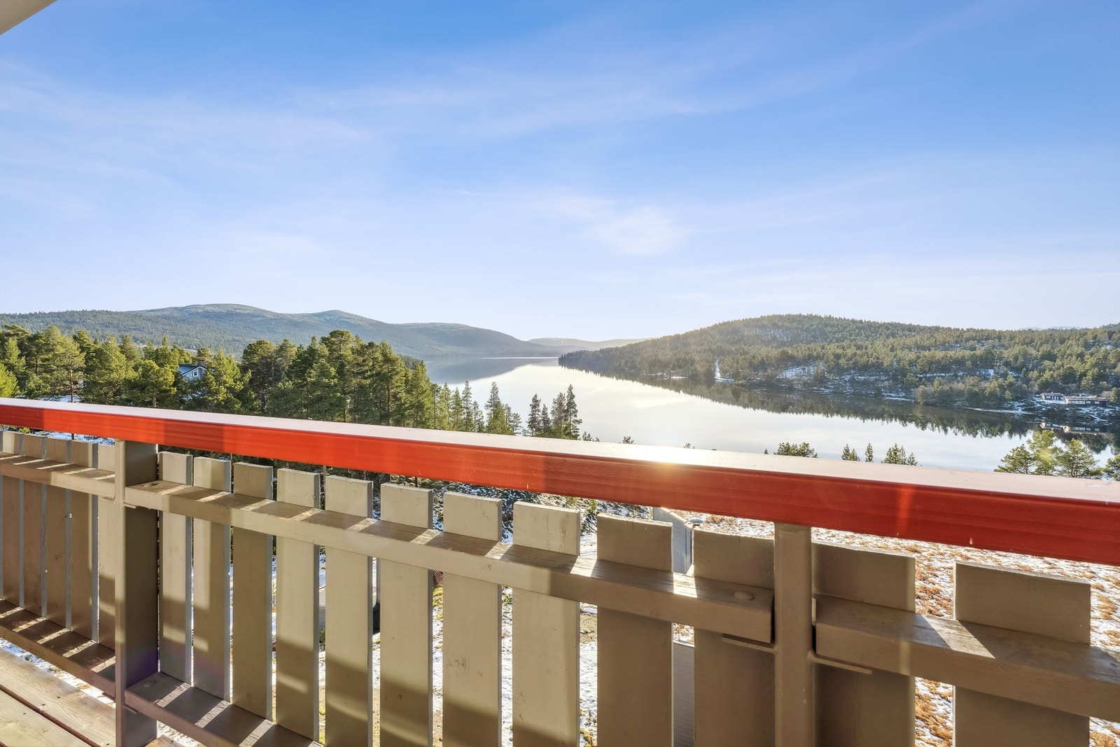 Leiligheten ligger svært sentralt til på Savalen. Her finner man fine turmuligheter både sommer og vinter. Galleribilde