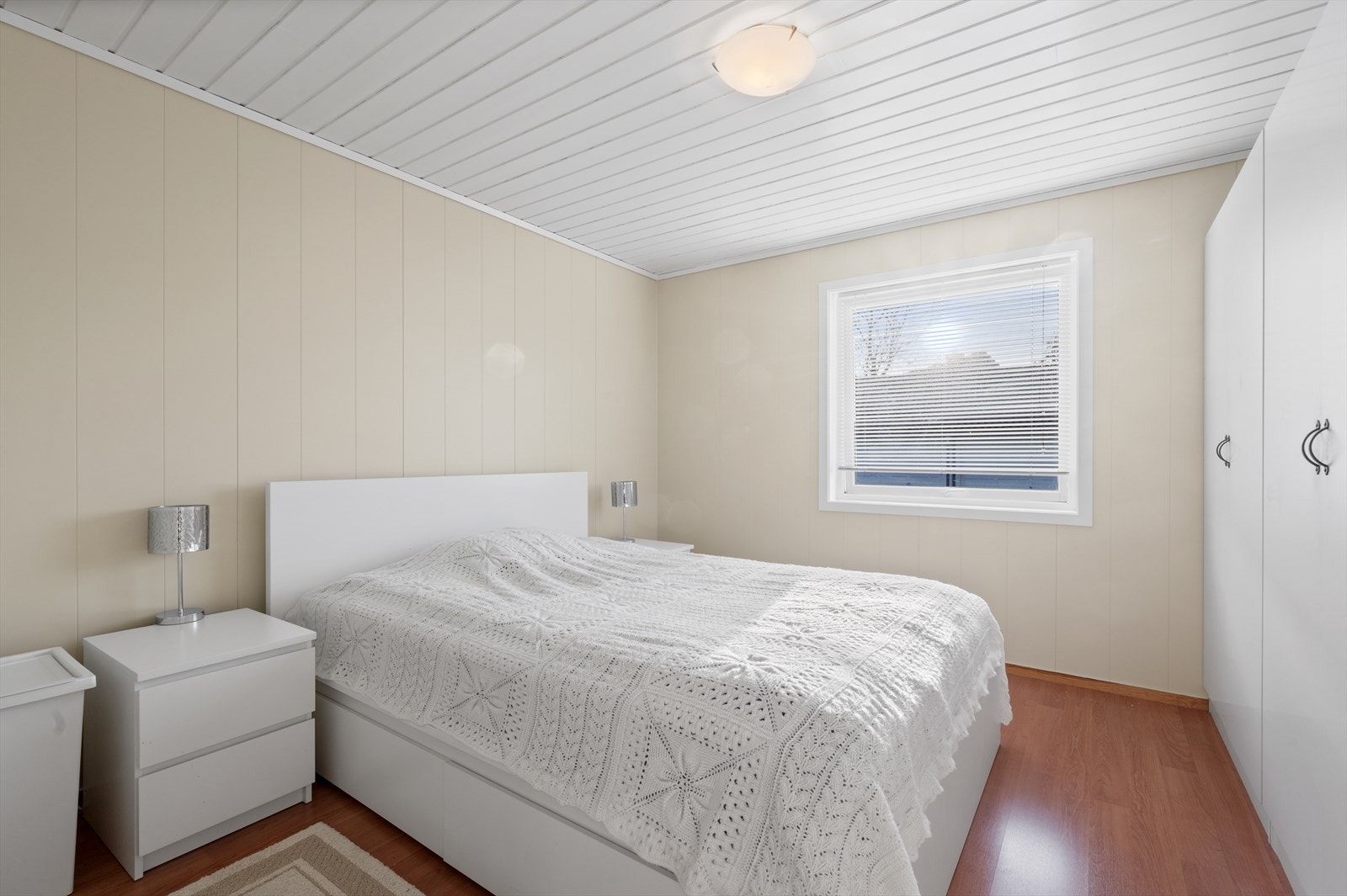 Hovedsoverom med god garderobeplass Galleribilde