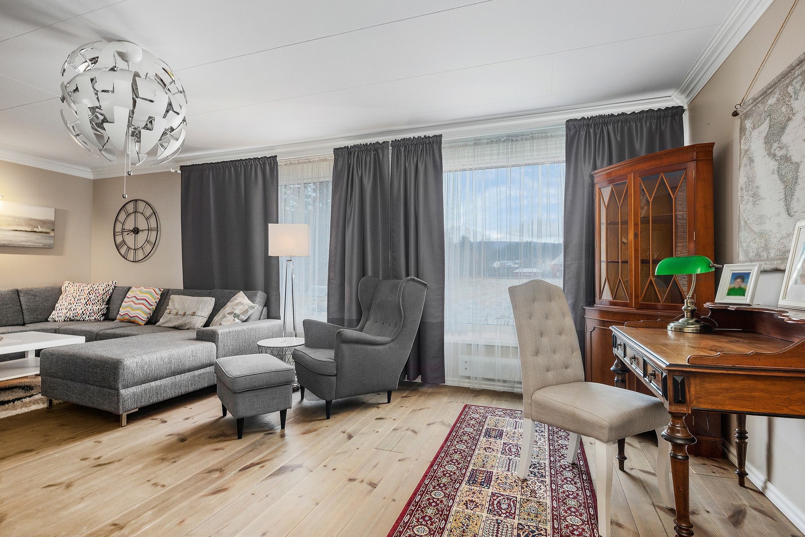 Hovedetasje bestående av 3 soverom, WC, gang, kjøkken, stue og bad Galleribilde