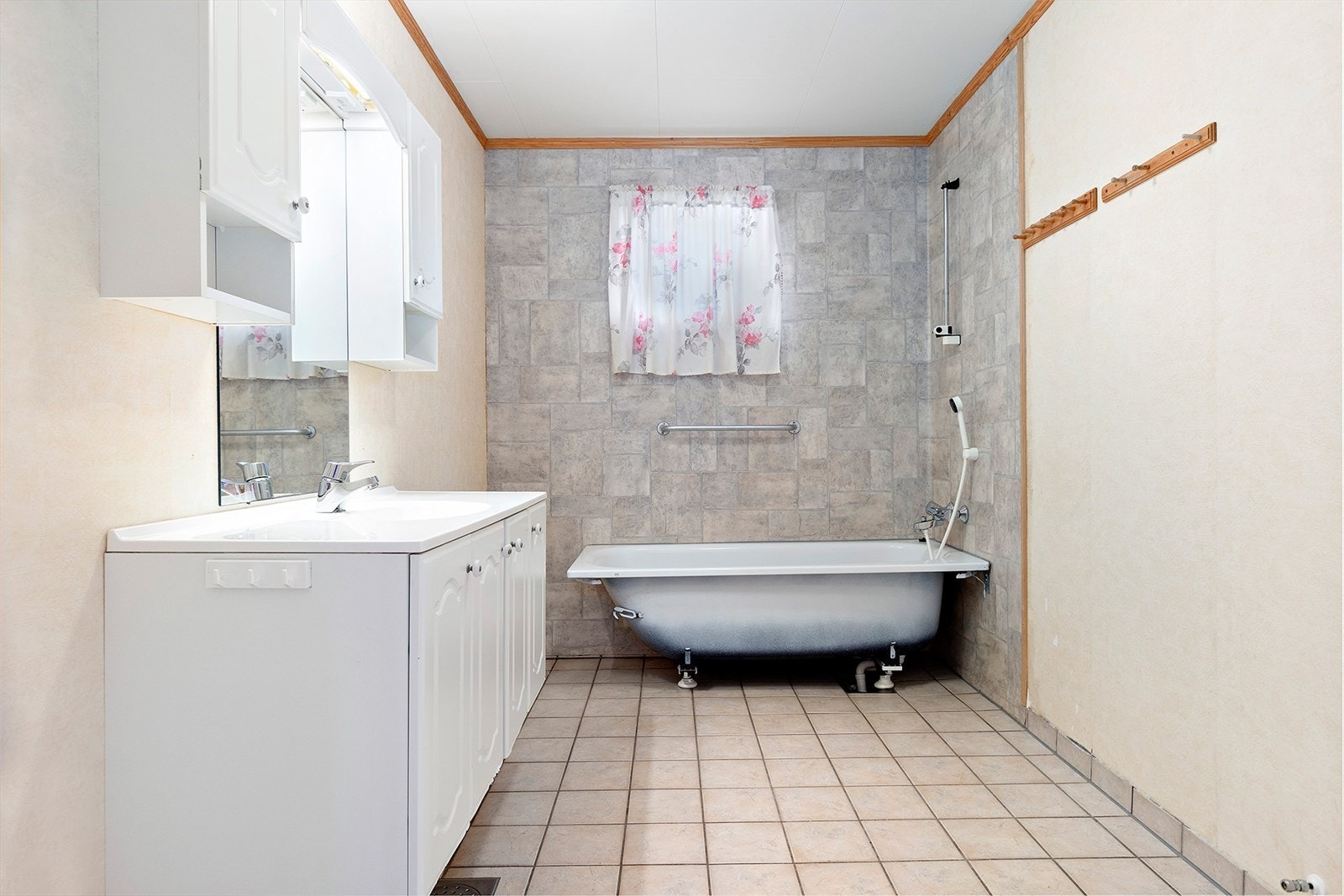 Bad i 1. etasje Galleribilde