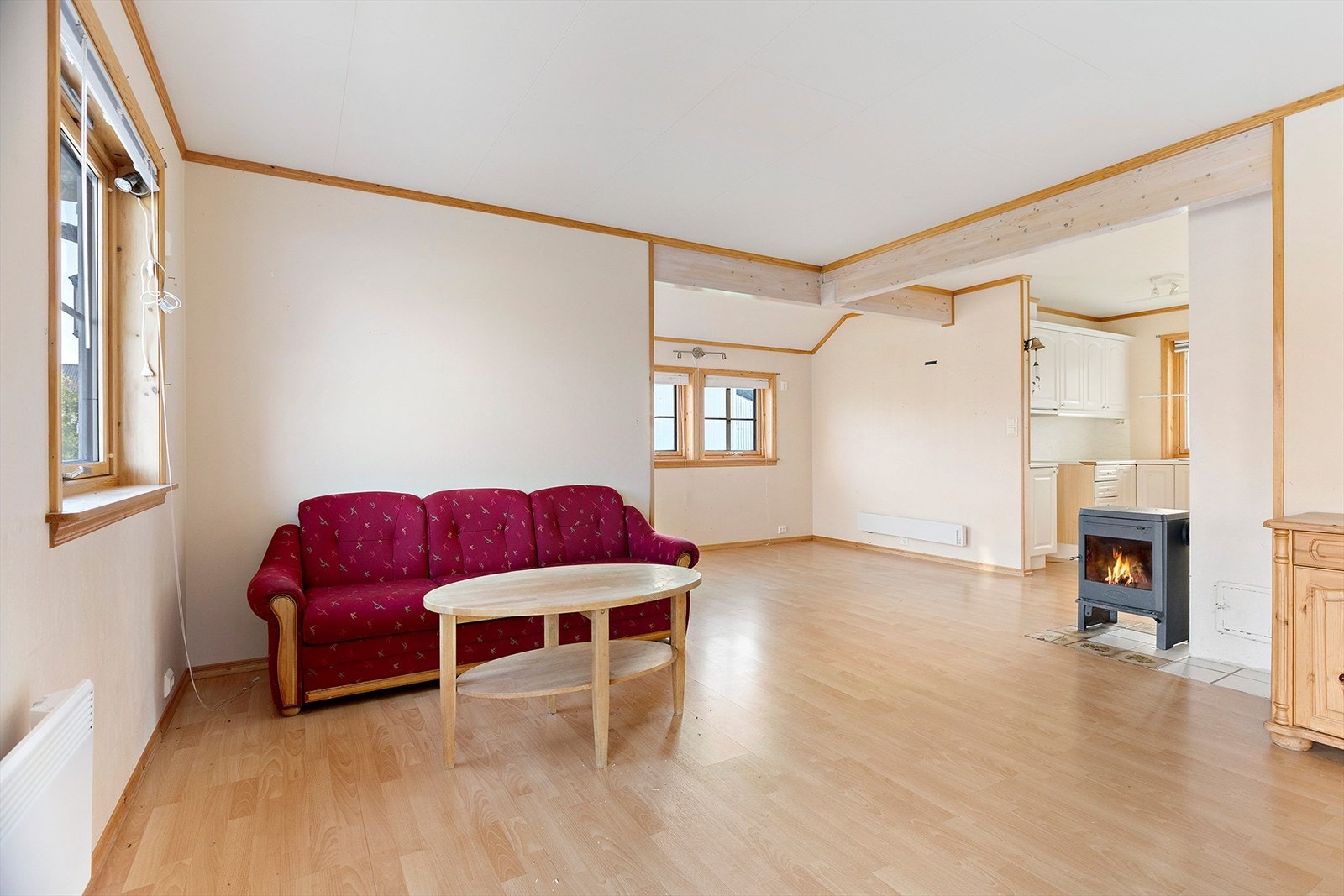 Montert vedovn i stua. Plass for spisebord Galleribilde