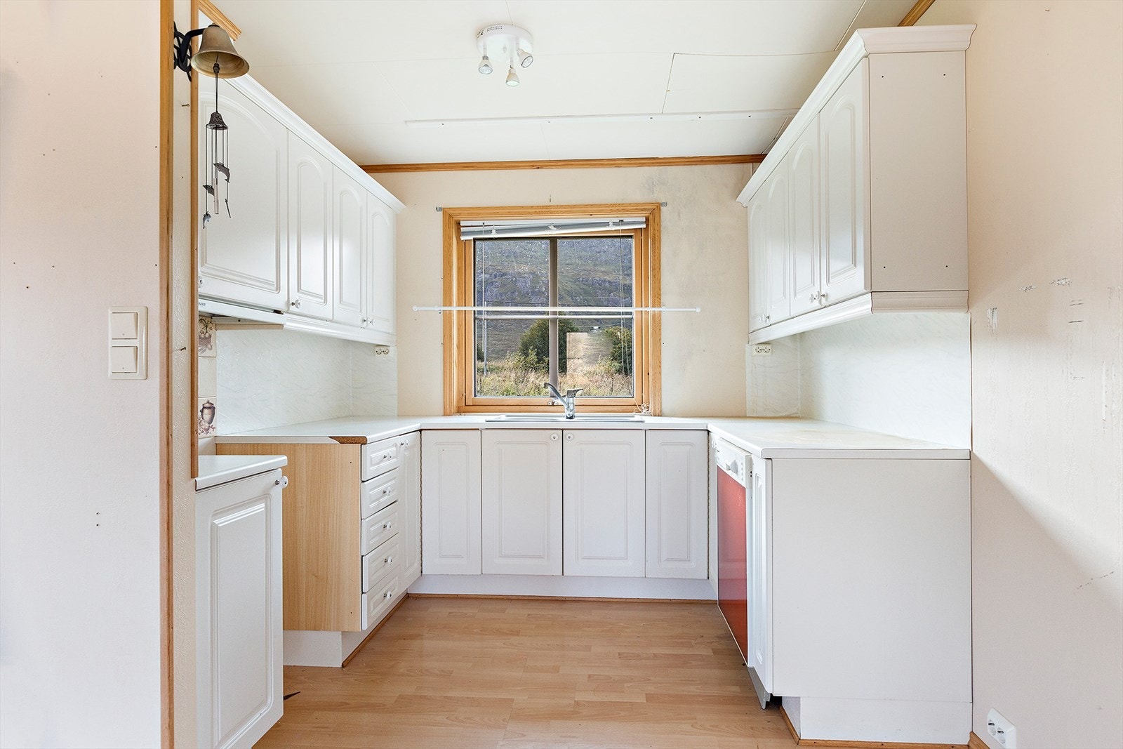 Eldre kjøkkeninnredning Galleribilde