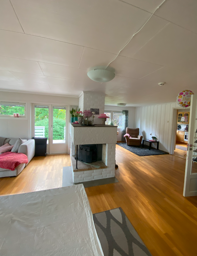 Utgang til veranda fra stue. Galleribilde