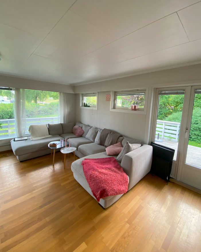 Her er der store vindusoverflater som gir rikelig med lys. Galleribilde