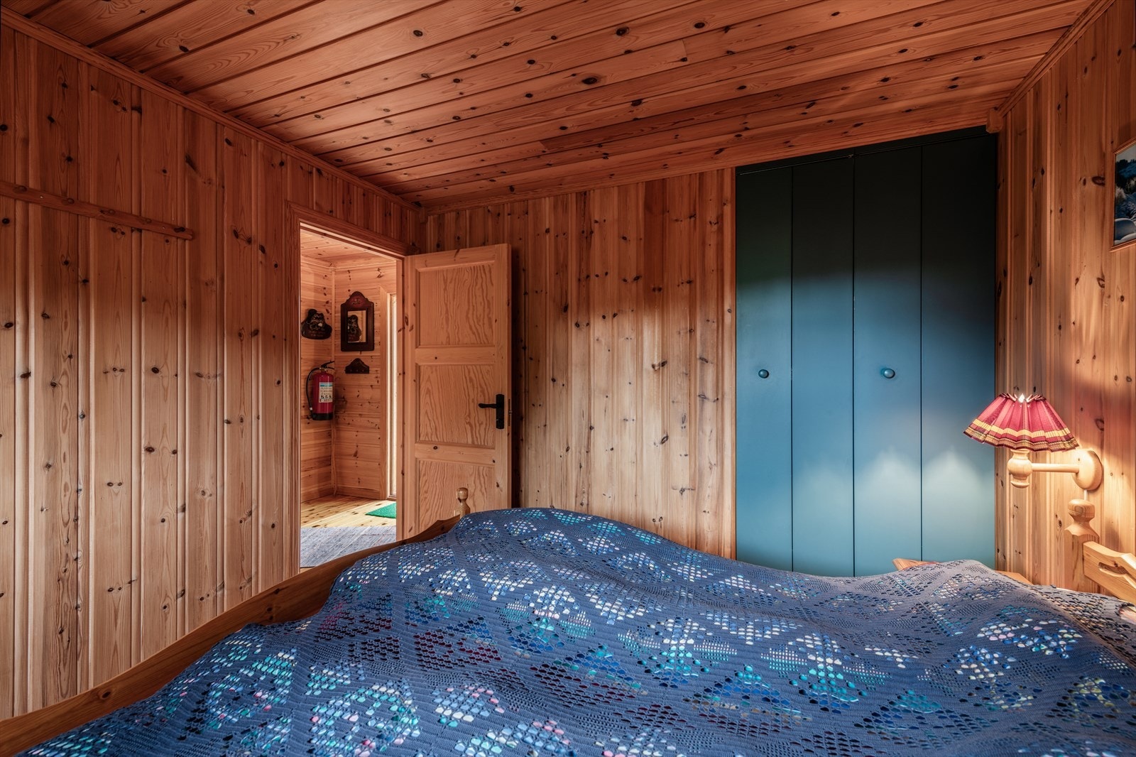 Garderobeskap på hovedsoverom. Galleribilde