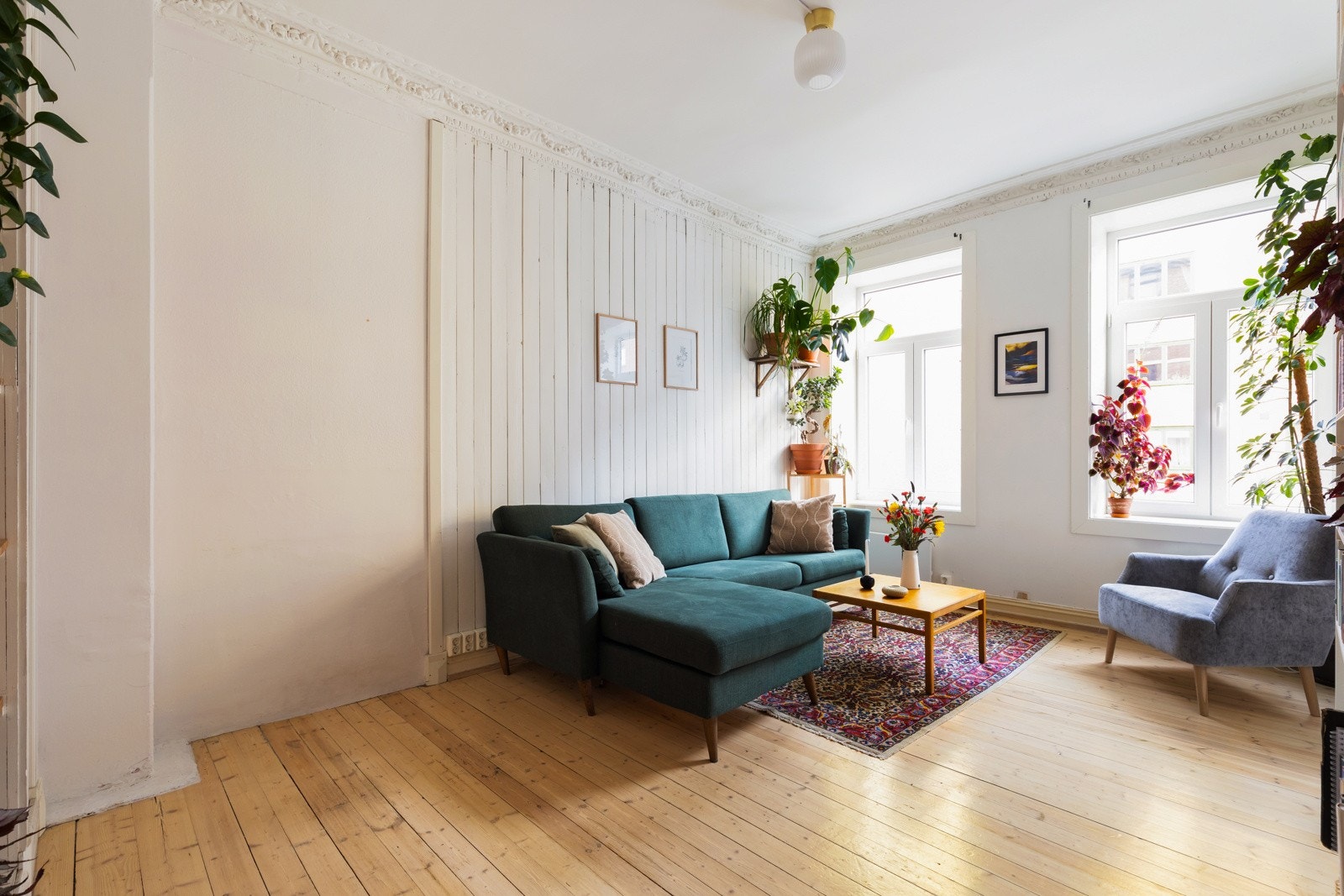 Leiligheten har en innbydende og pen stue med gode møbleringsmuligheter. Galleribilde