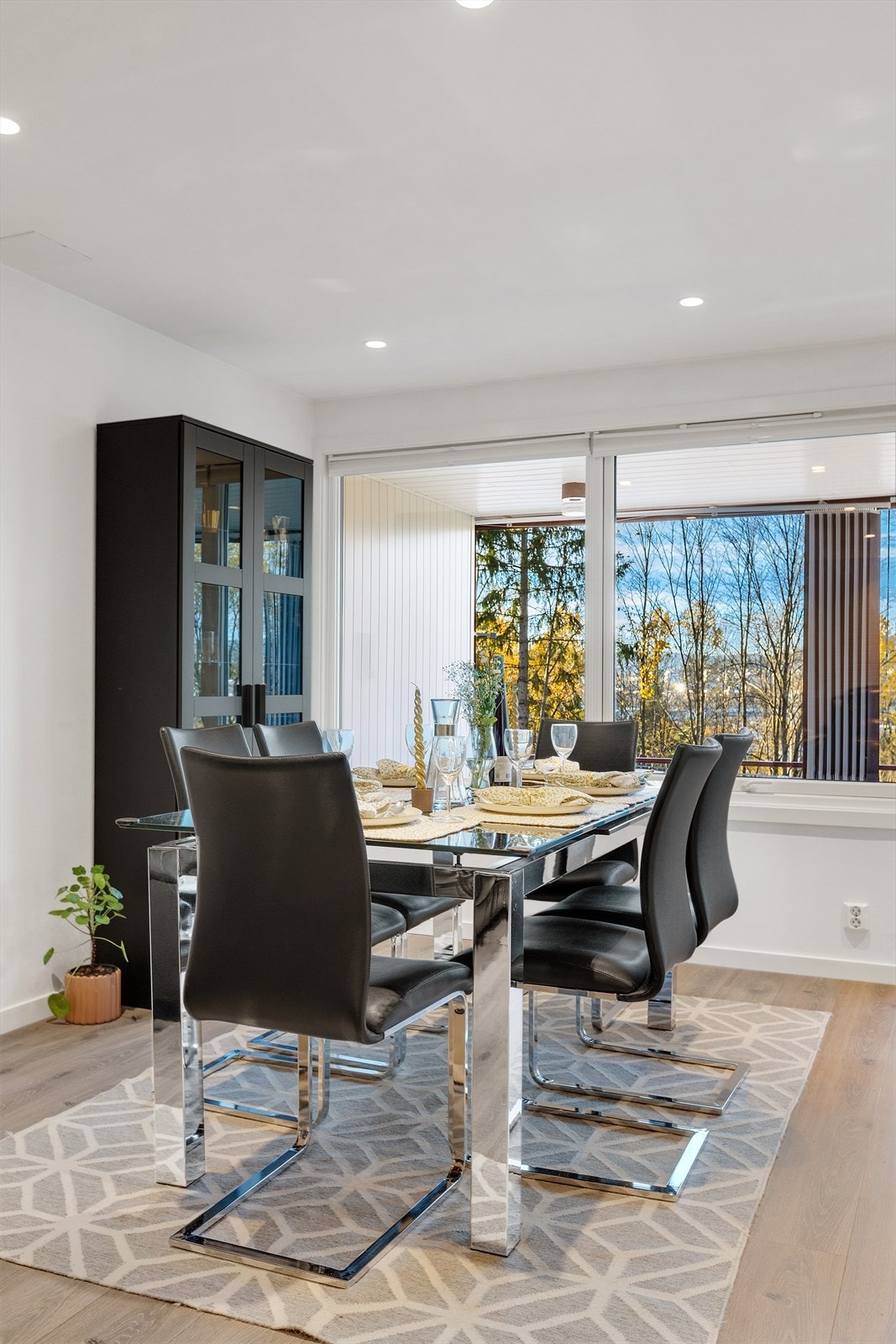 Felleskostnader på 5.591,- kr i mnd. Galleribilde