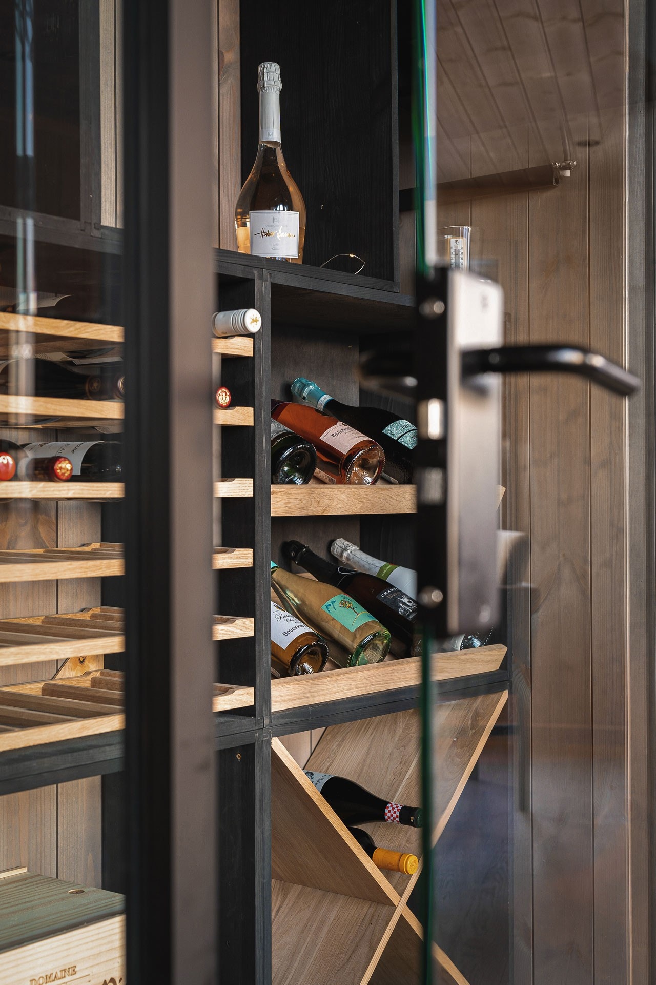 Bilde fra vår visningshytte på Malangen Galleribilde