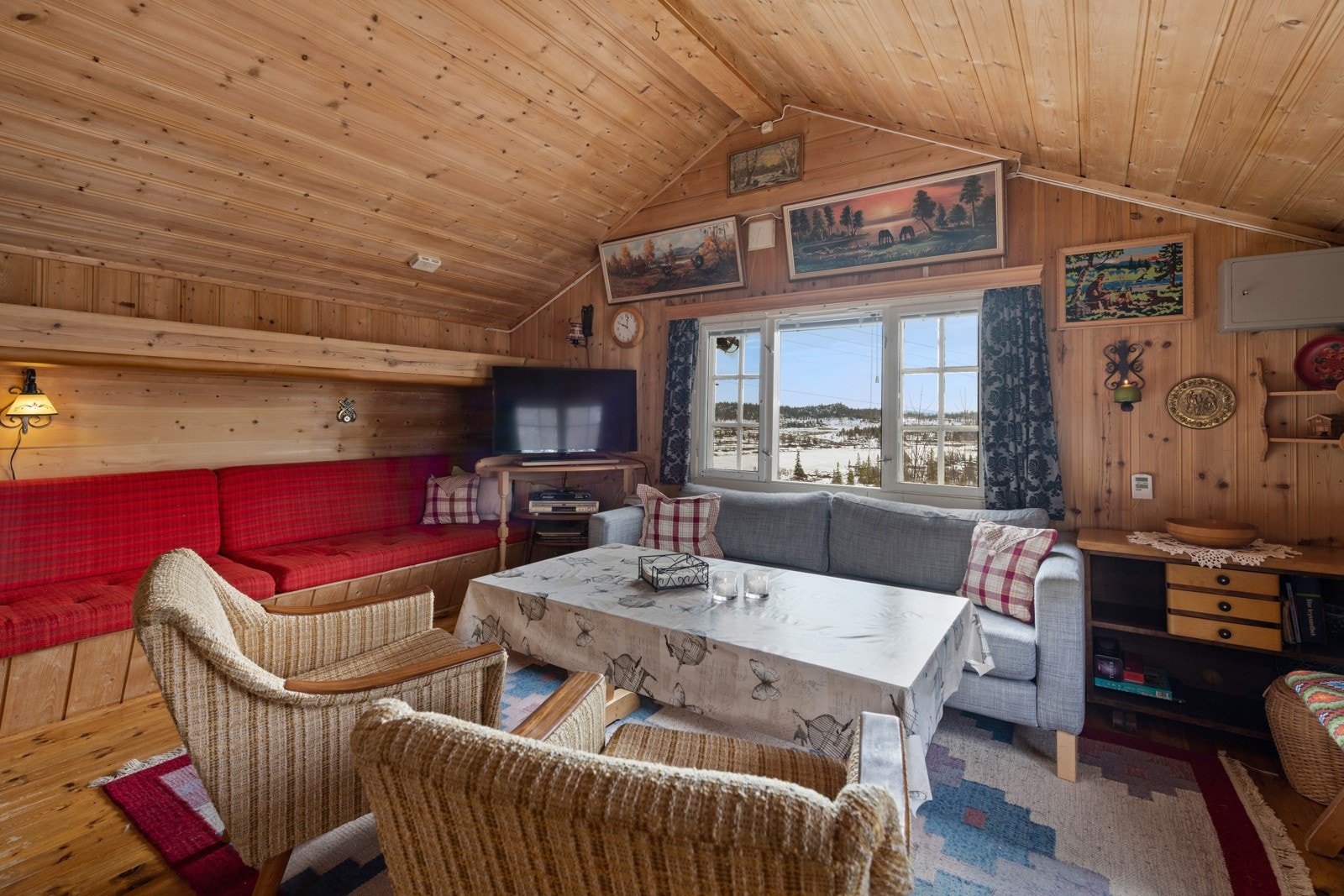 Koselig stue med plass til en koselig sofagruppe Galleribilde