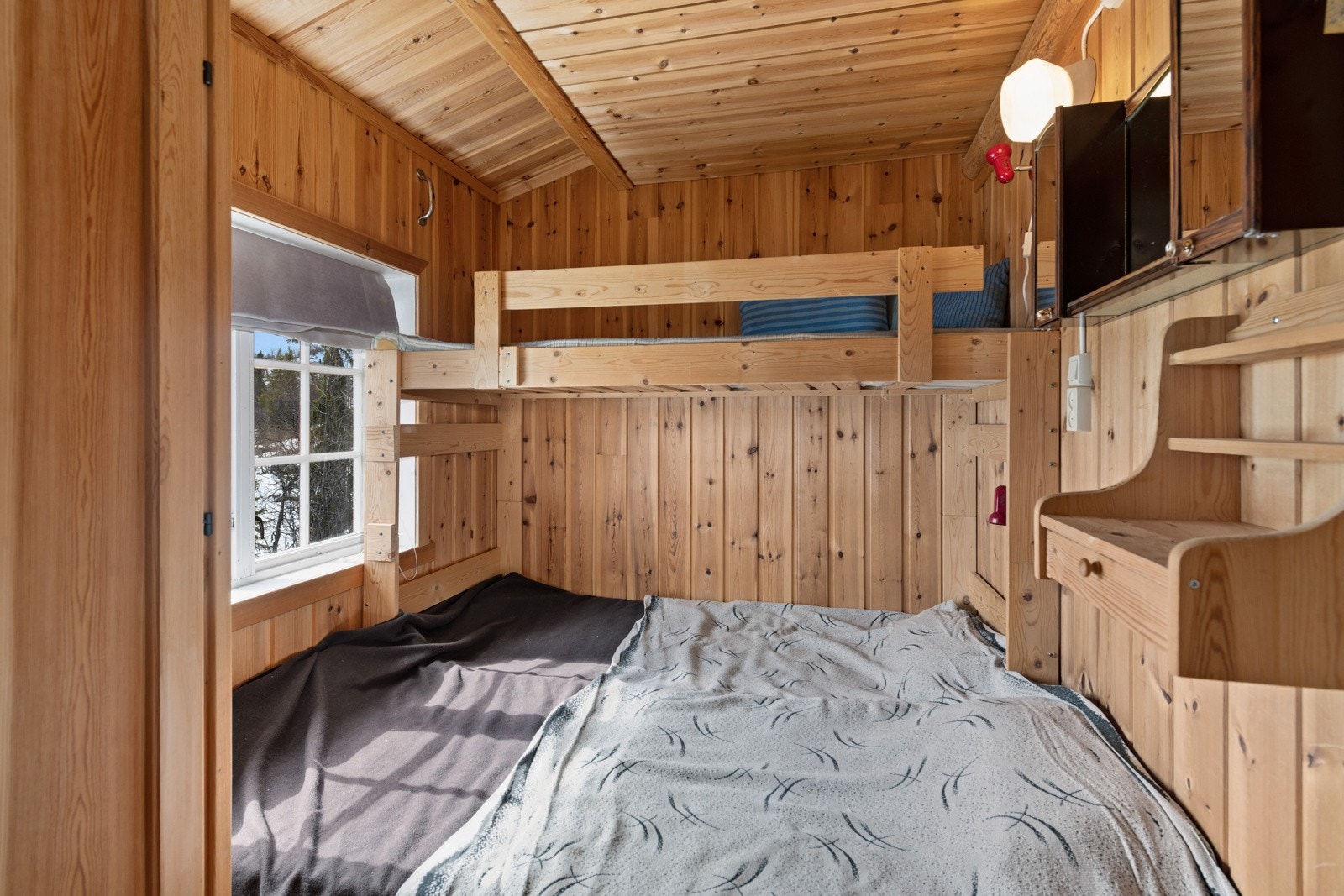 Annekset har eget soverom med plass til familiekøye Galleribilde