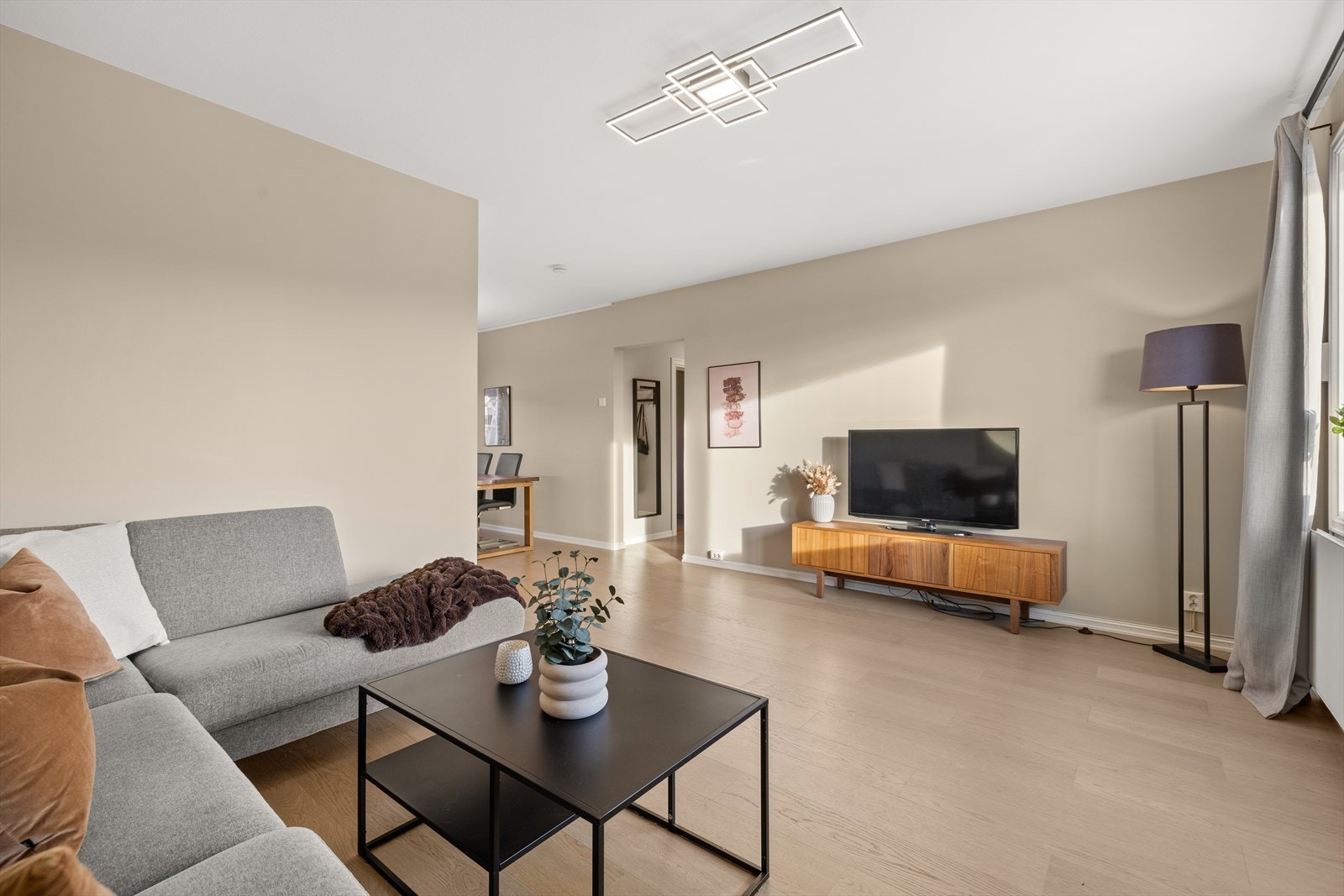 Stue med gode møbleringsmuligheter Galleribilde