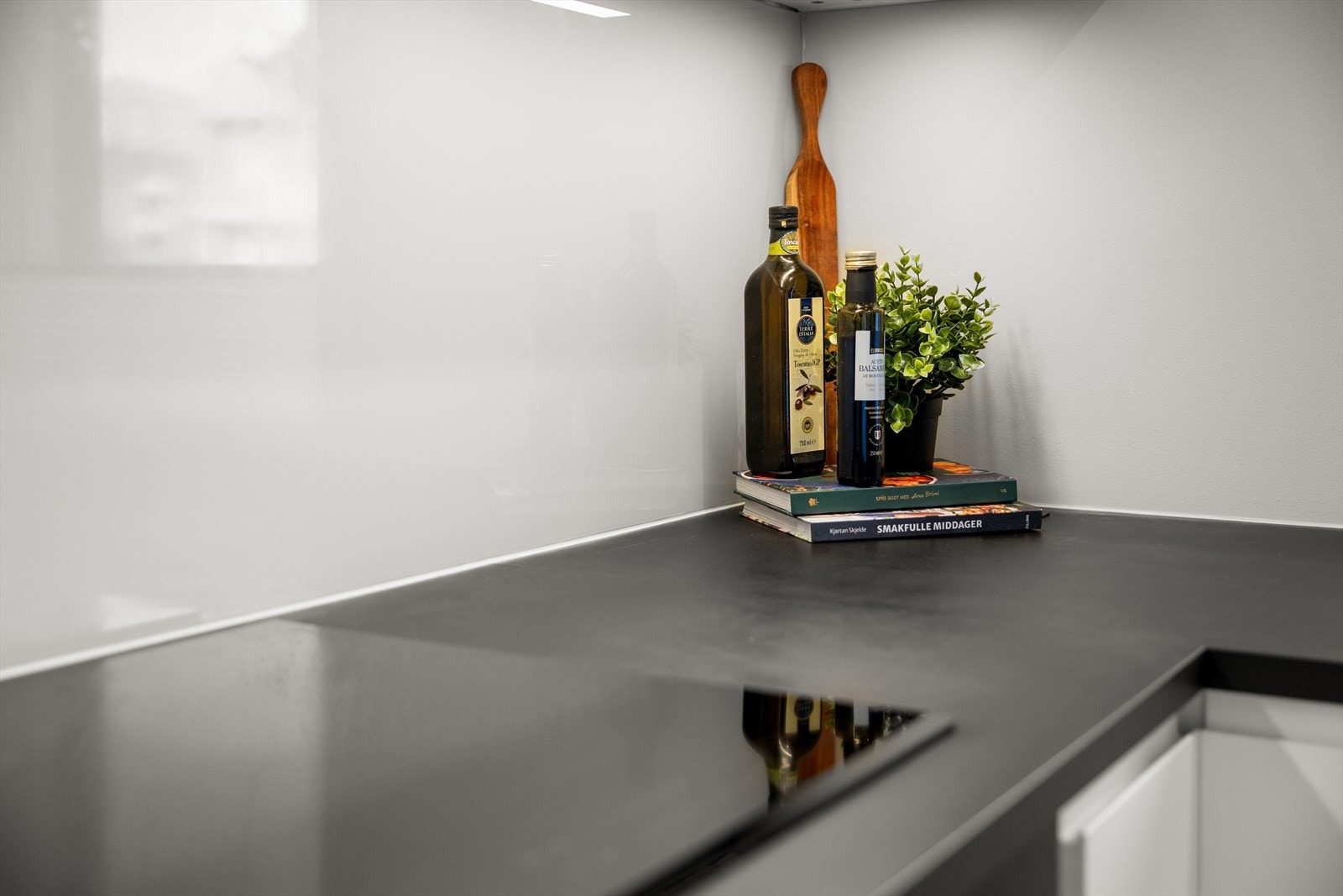 Det er godt med skap - og benkeplass Galleribilde