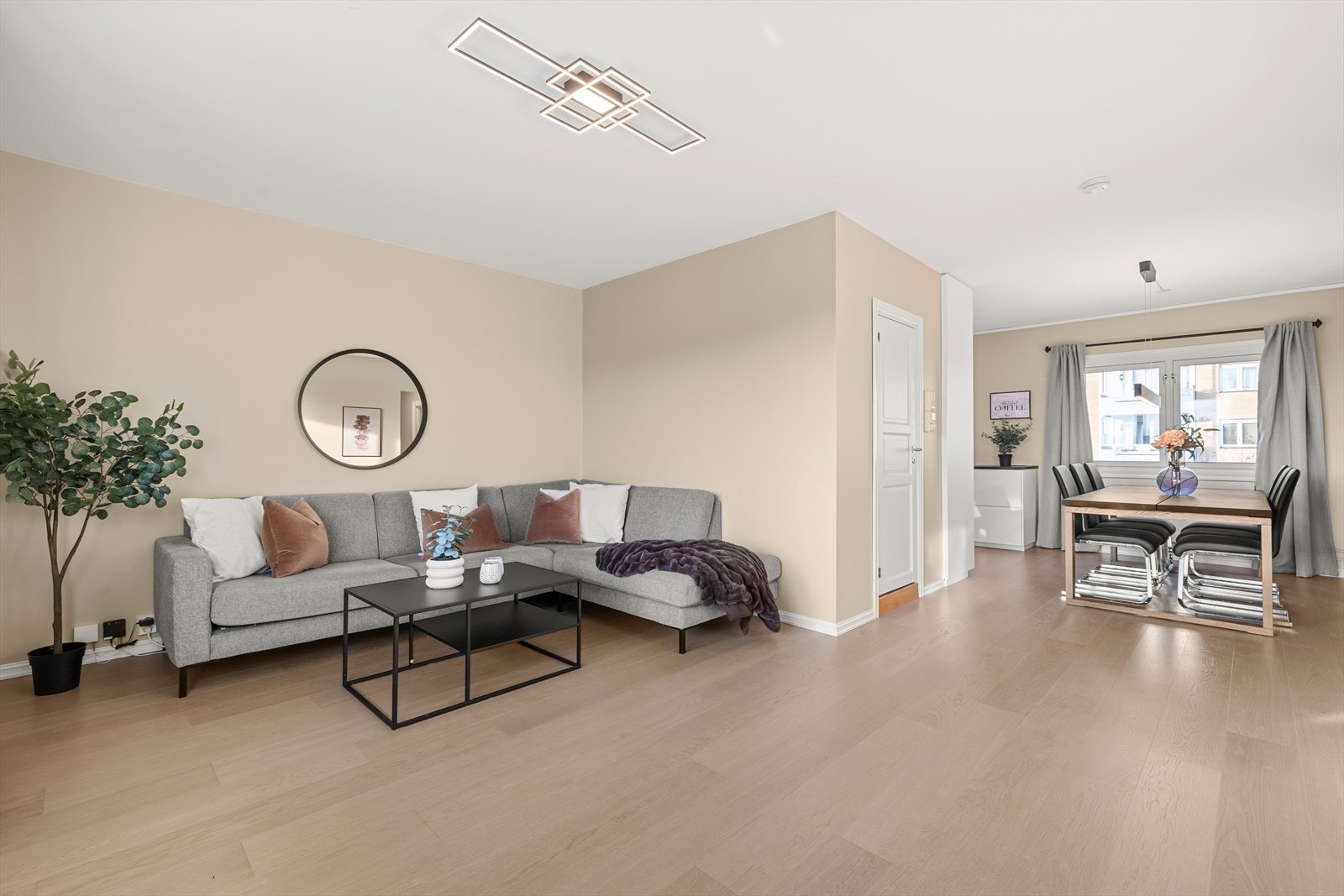 En lekker og gjennomført 3-roms toppleilighet med attraktiv og sentral beliggenhet på Manglerud Galleribilde