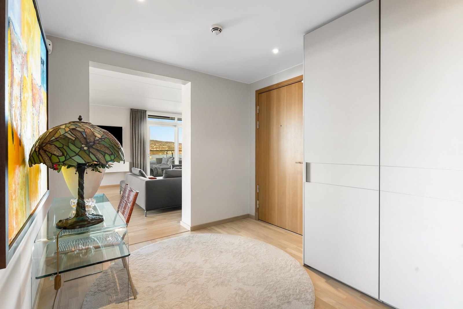 Inngangsparti med garderobeplass. Galleribilde