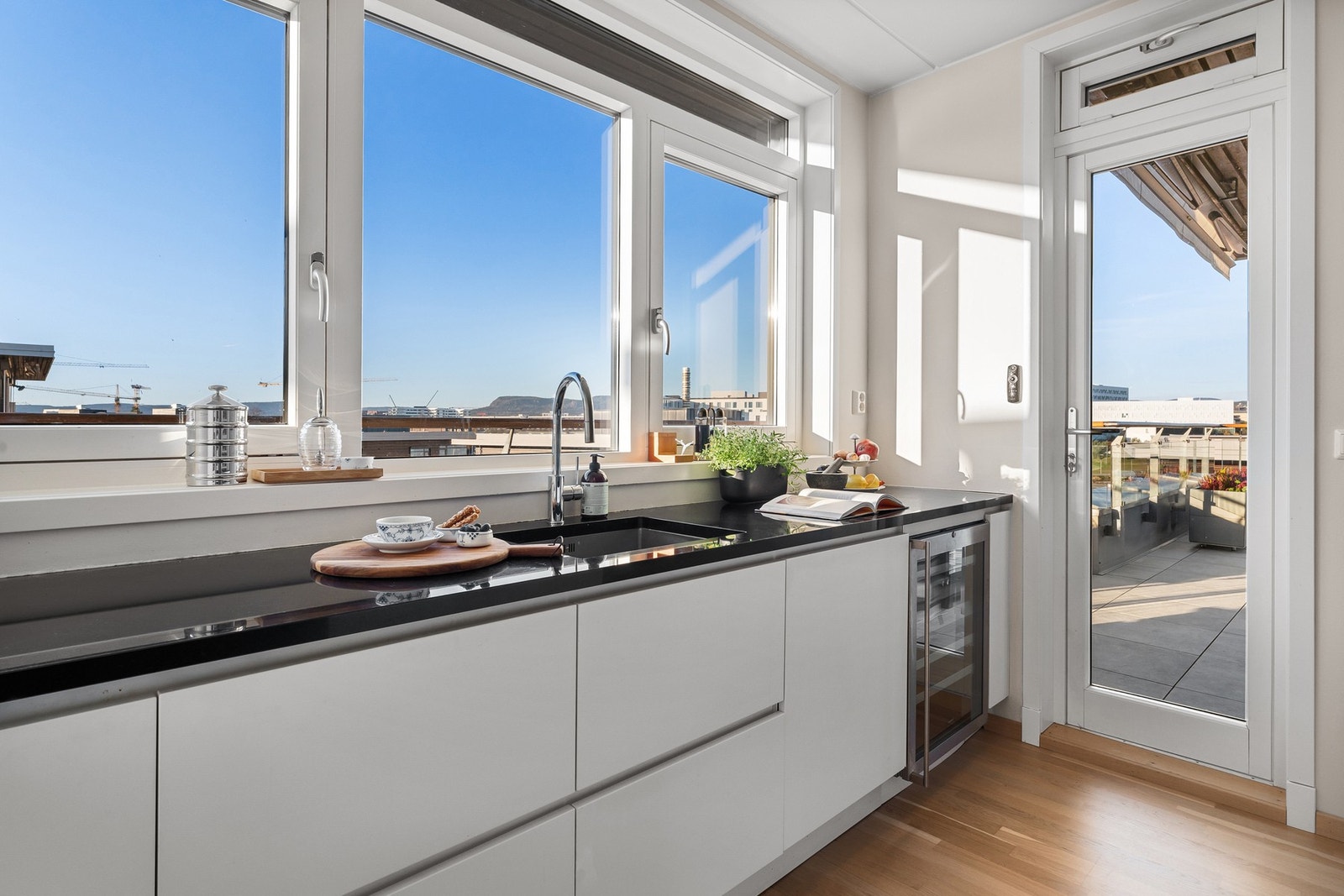 Det er integrerte hvitevarer fra kvalitetsleverandøren Gaggenau. Galleribilde