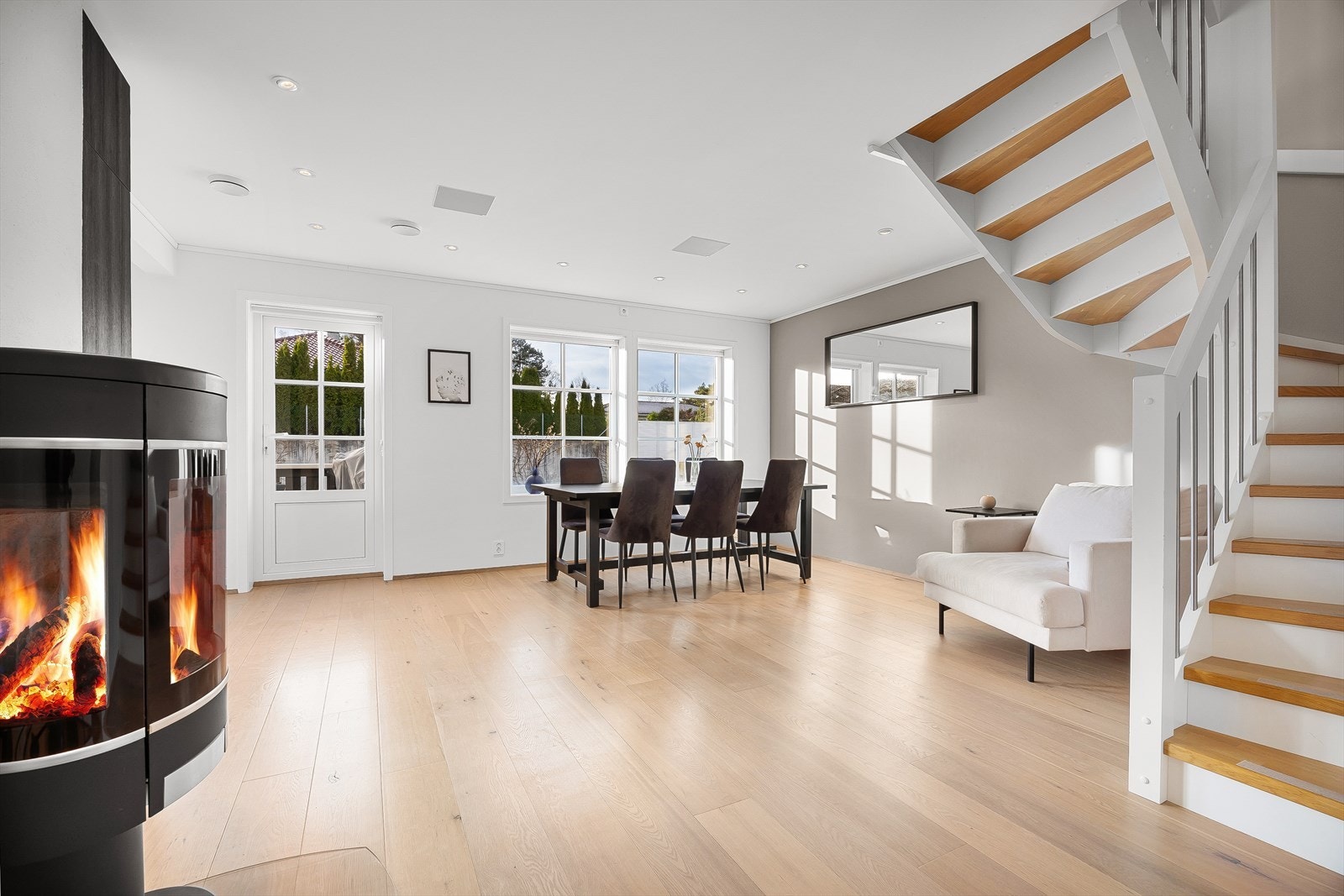 Meget fin familiebolig med attraktiv beliggenhet i et veletablert og svært barnevennlig boligområde Galleribilde