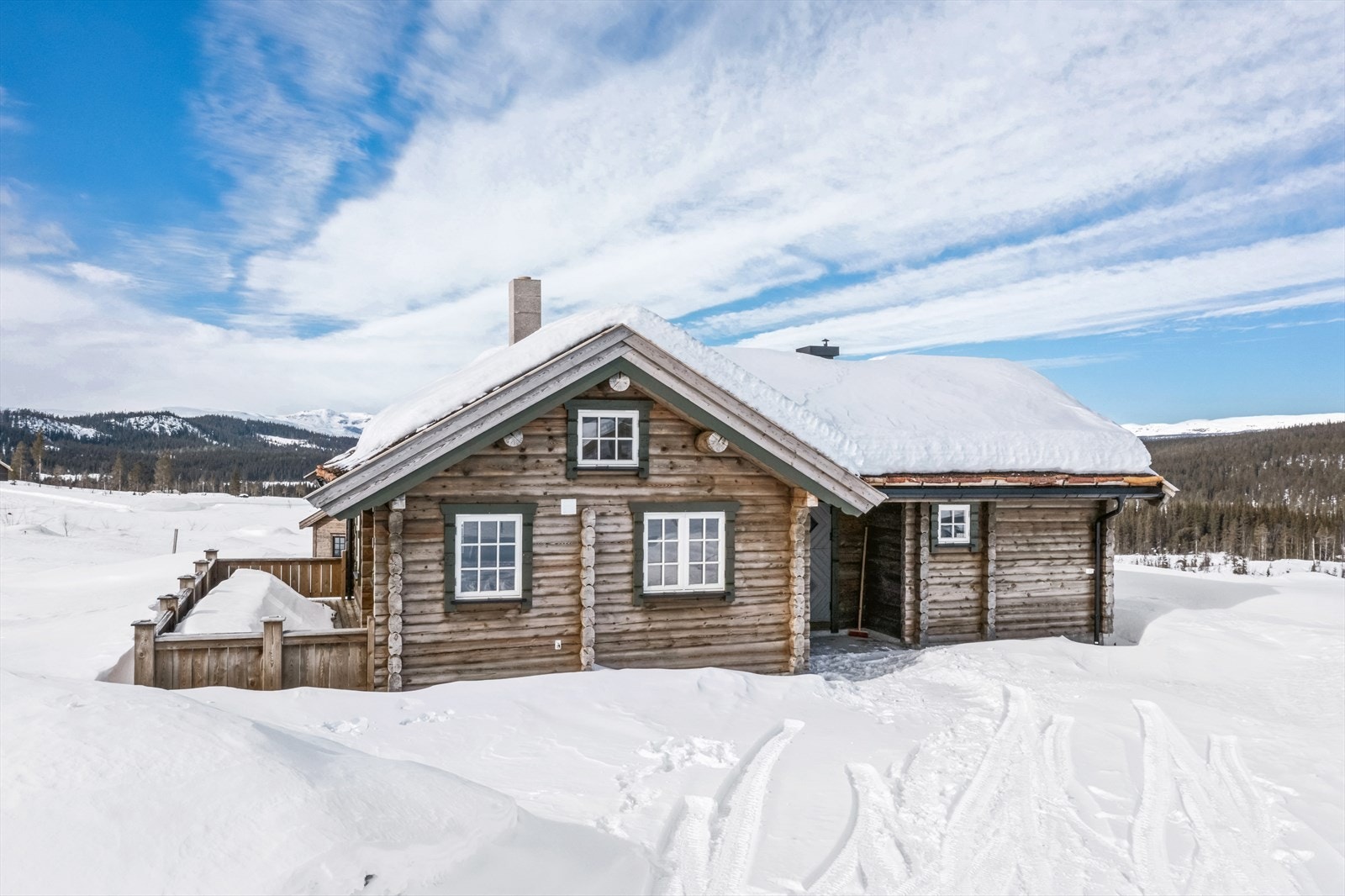 Velkommen til Bustebakkmoen 15, en eiendom presentert av EiendomsMegler 1 Fjellmegleren! Galleribilde