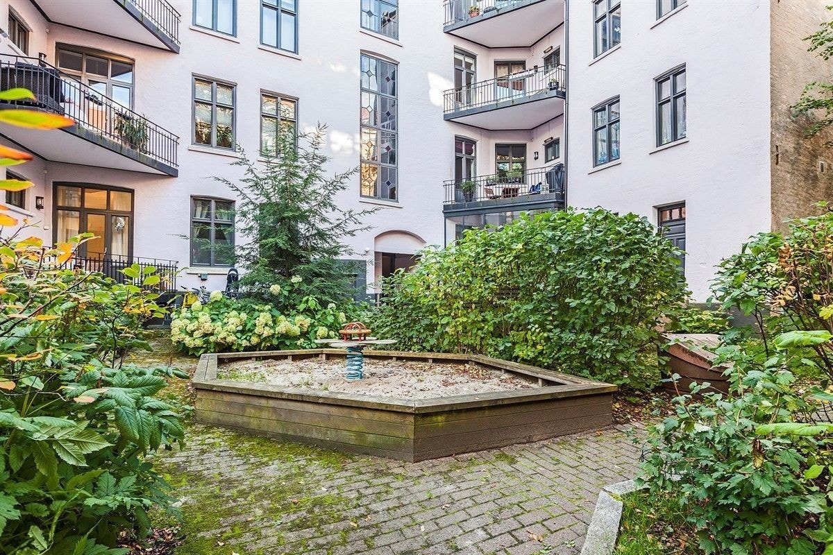Sameiet er en del av Lorrykvartalet som er en hyggelig bakgård med grøntarealer Galleribilde