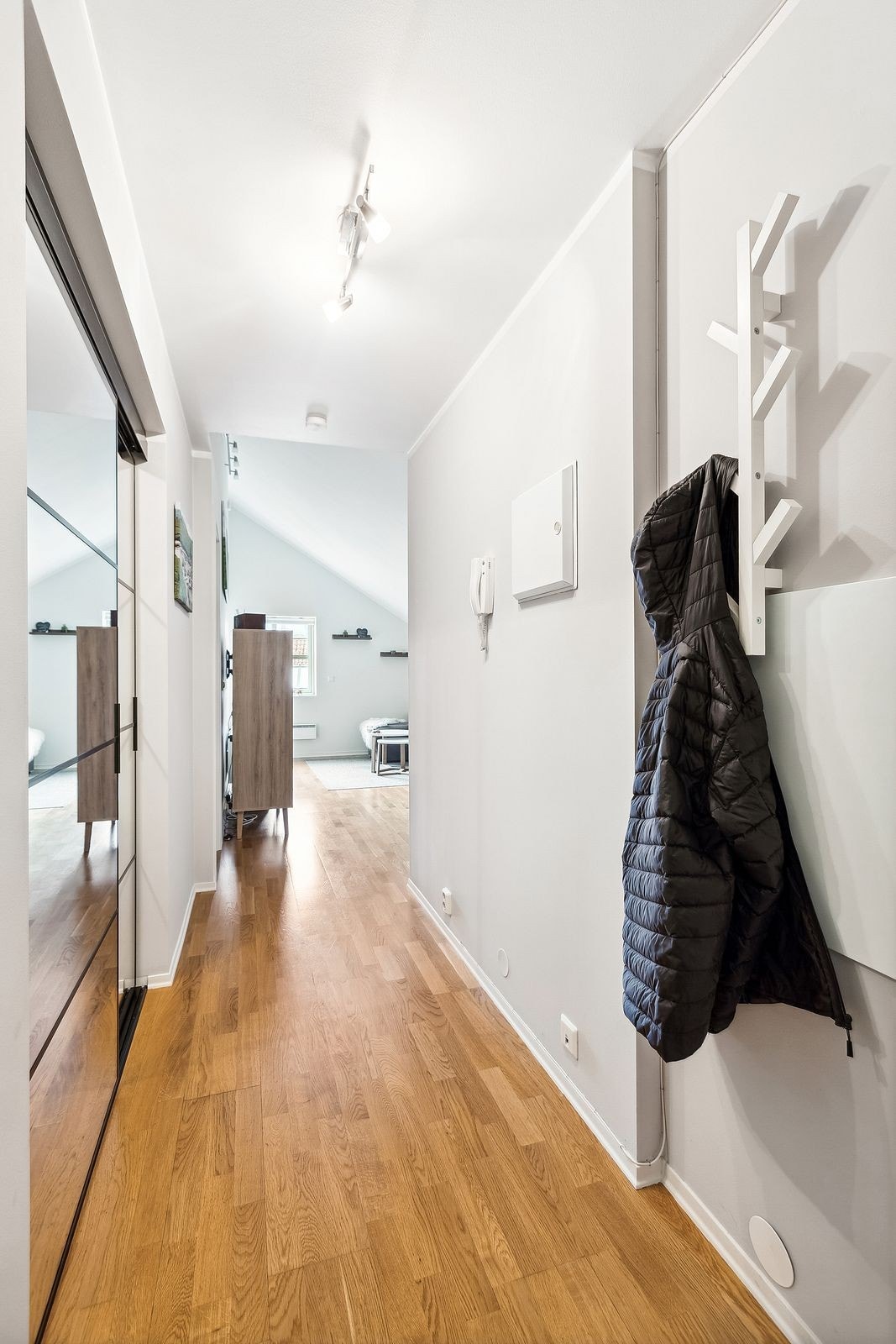 Gang med gode muligheter for oppbevaring Galleribilde