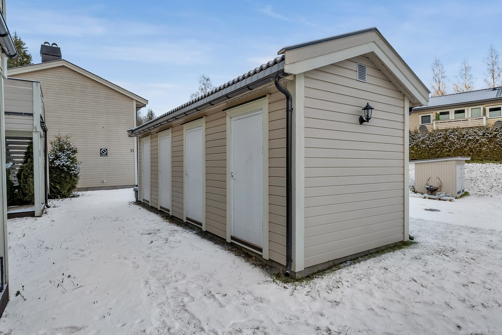 Praktisk utvendig bod rett utenfor. Galleribilde